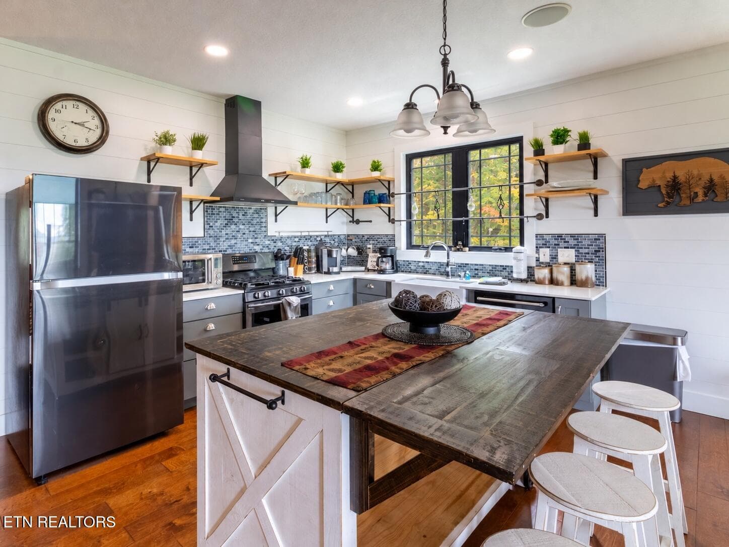 12_wide_angle_well_lit_modern_farmhouse_ - 4973 Long Rifle Rd, Walland, TN 37886, Walland