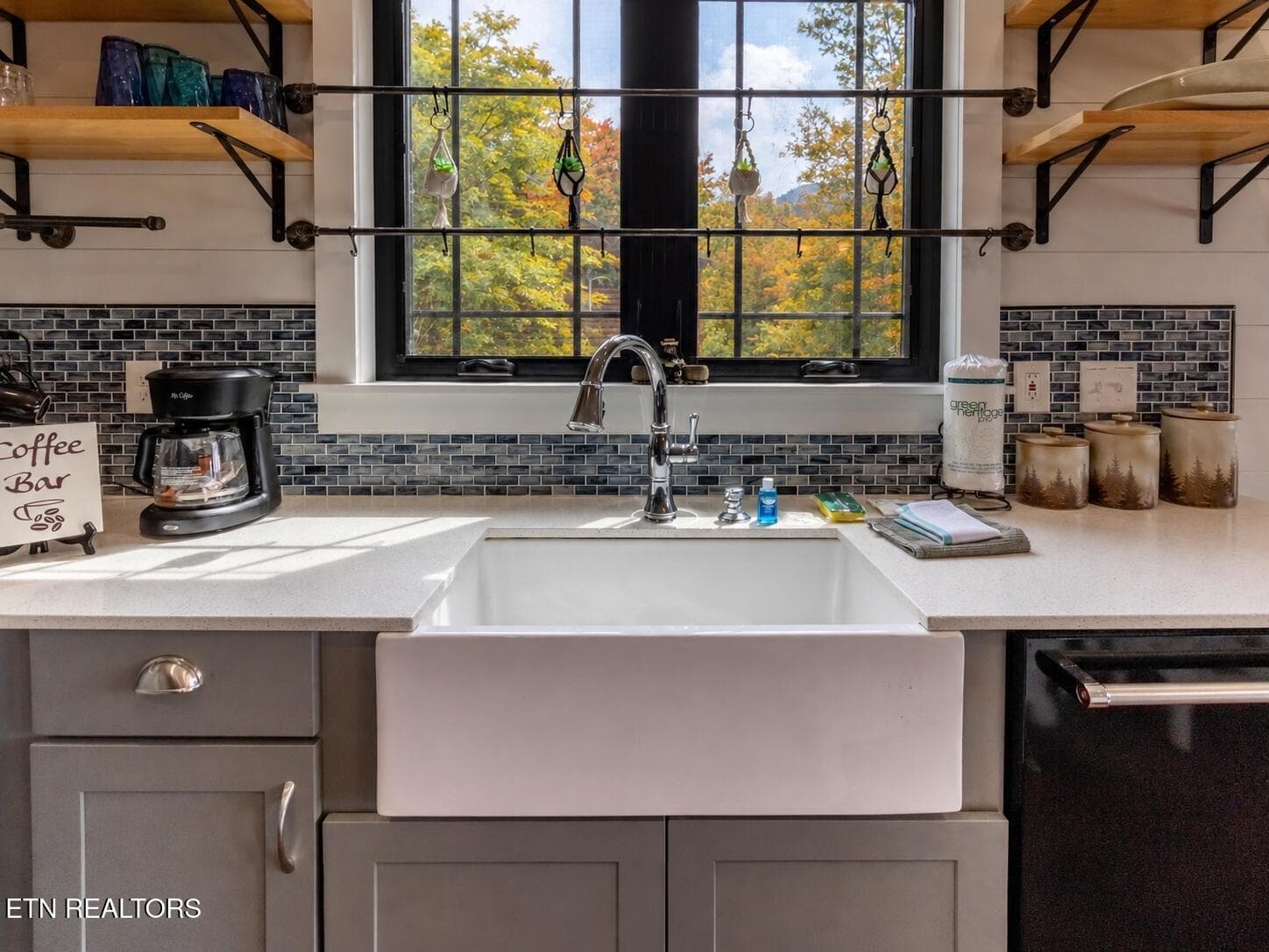 36_wide_well_lit_cozy_modern_farmhouse_k - 4973 Long Rifle Rd, Walland, TN 37886, Walland