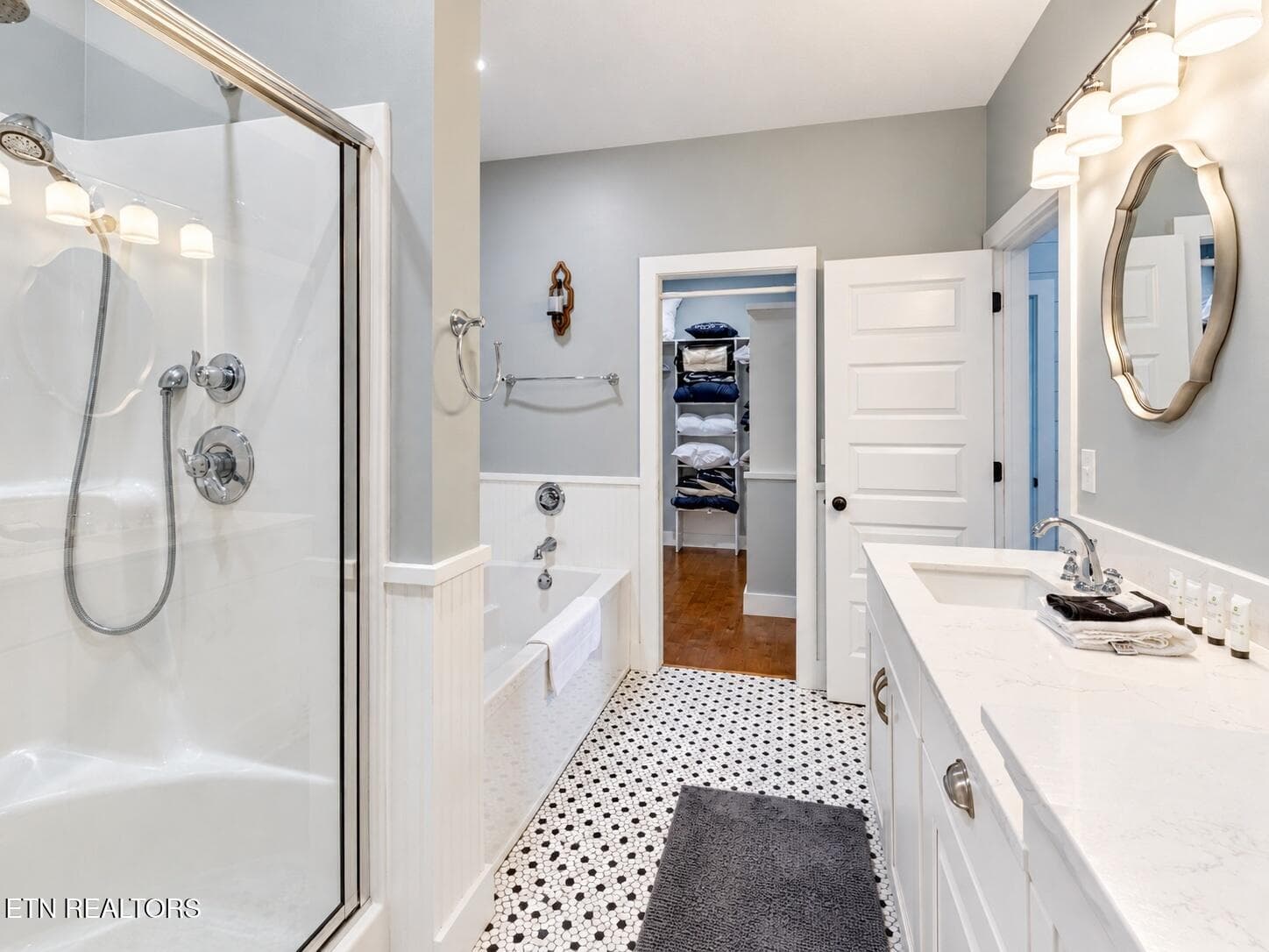 38_wide_bright_clean_modern_bathroom_int - 4973 Long Rifle Rd, Walland, TN 37886, Walland