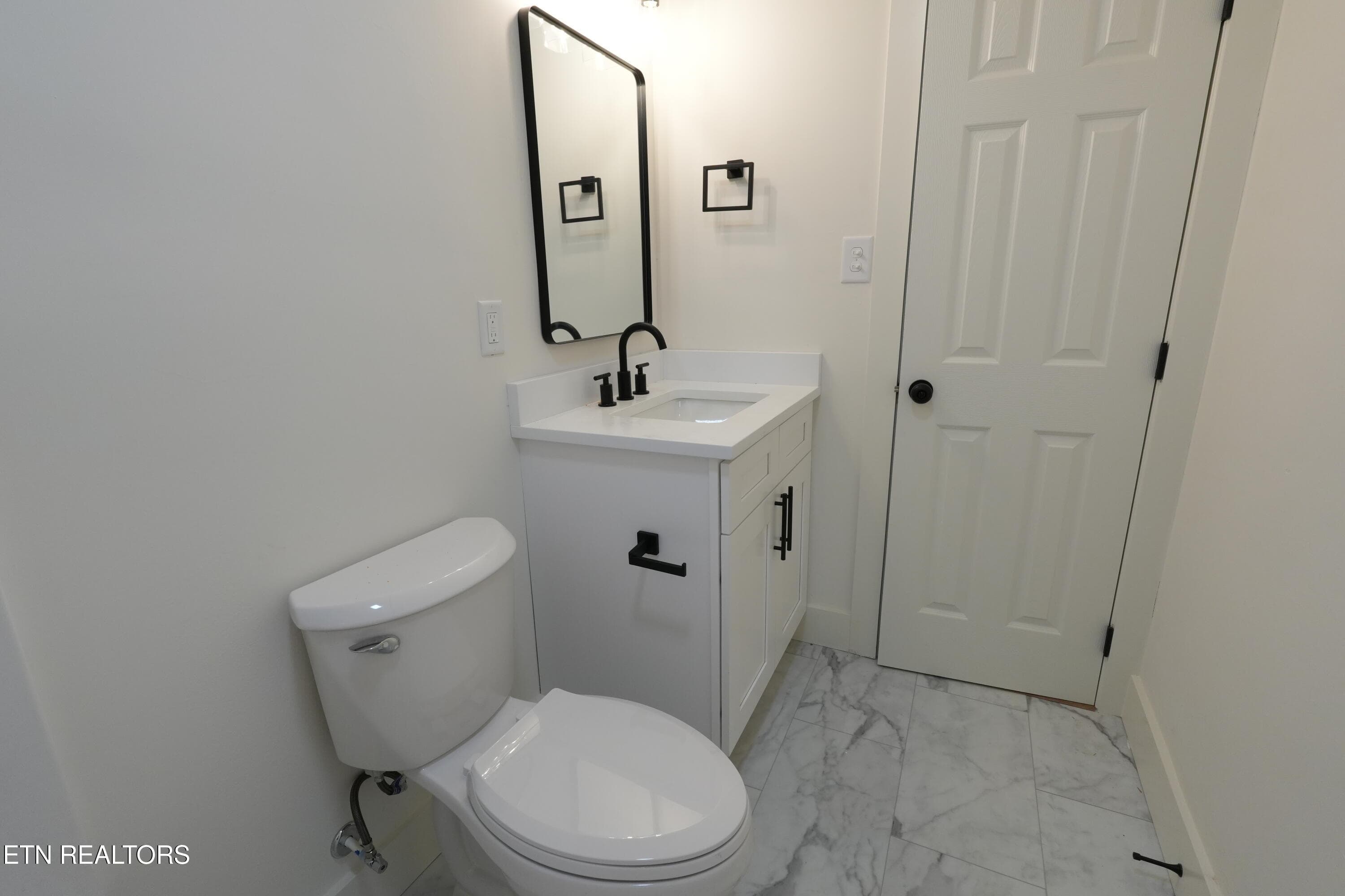 2nd Bathroom (Continued) - 2728 Arbor Place, Knoxville, TN 37917, Knoxville