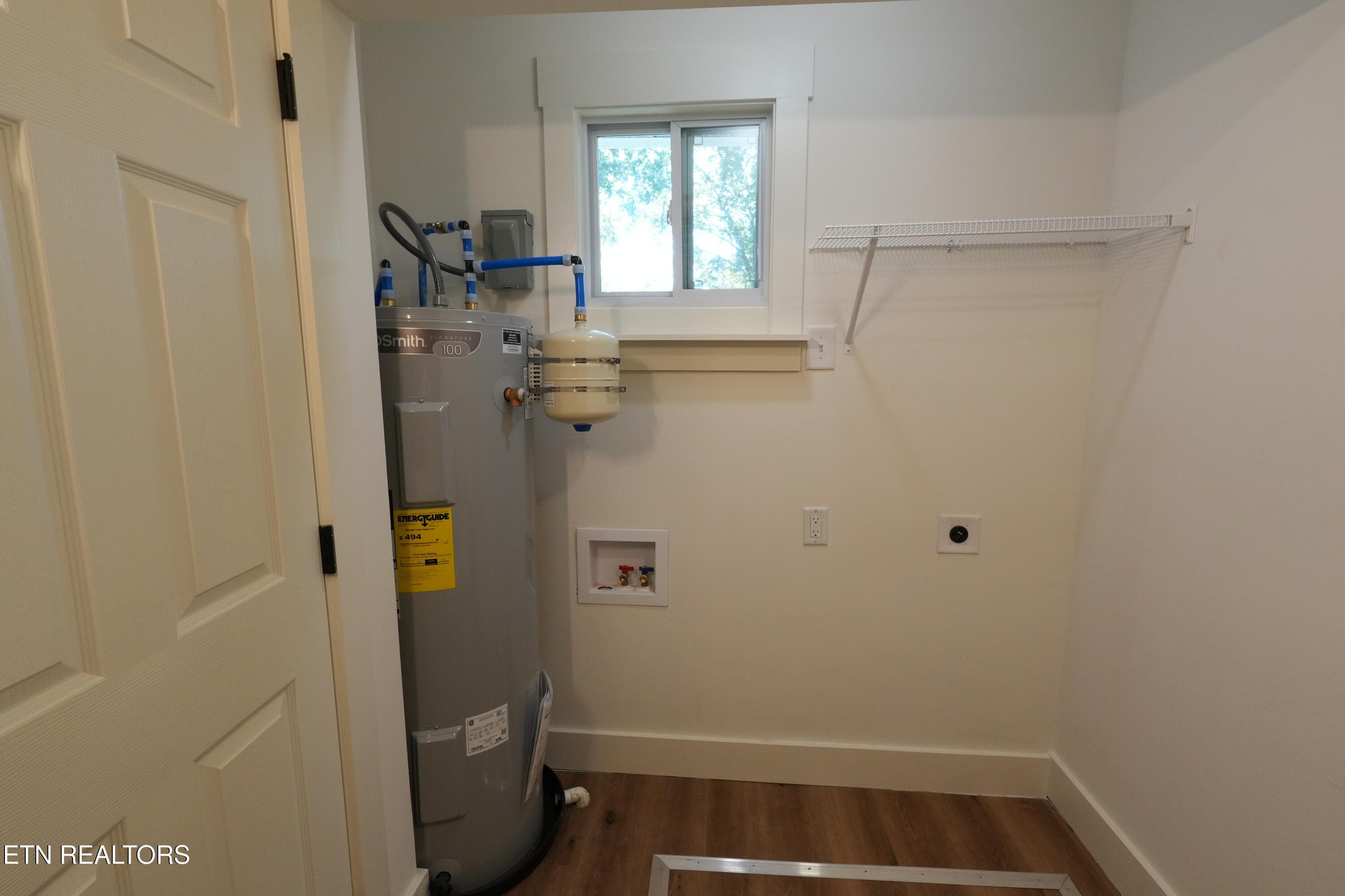 Laundry Room - 2728 Arbor Place, Knoxville, TN 37917, Knoxville