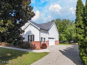 Driveway - 1957 Lakebrook Circle, Dandridge, TN 37725, Dandridge
