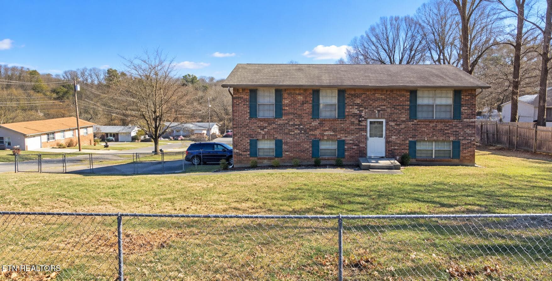 Front - 5208 NW BERBERA Drive, Knoxville, TN 37921, Knoxville