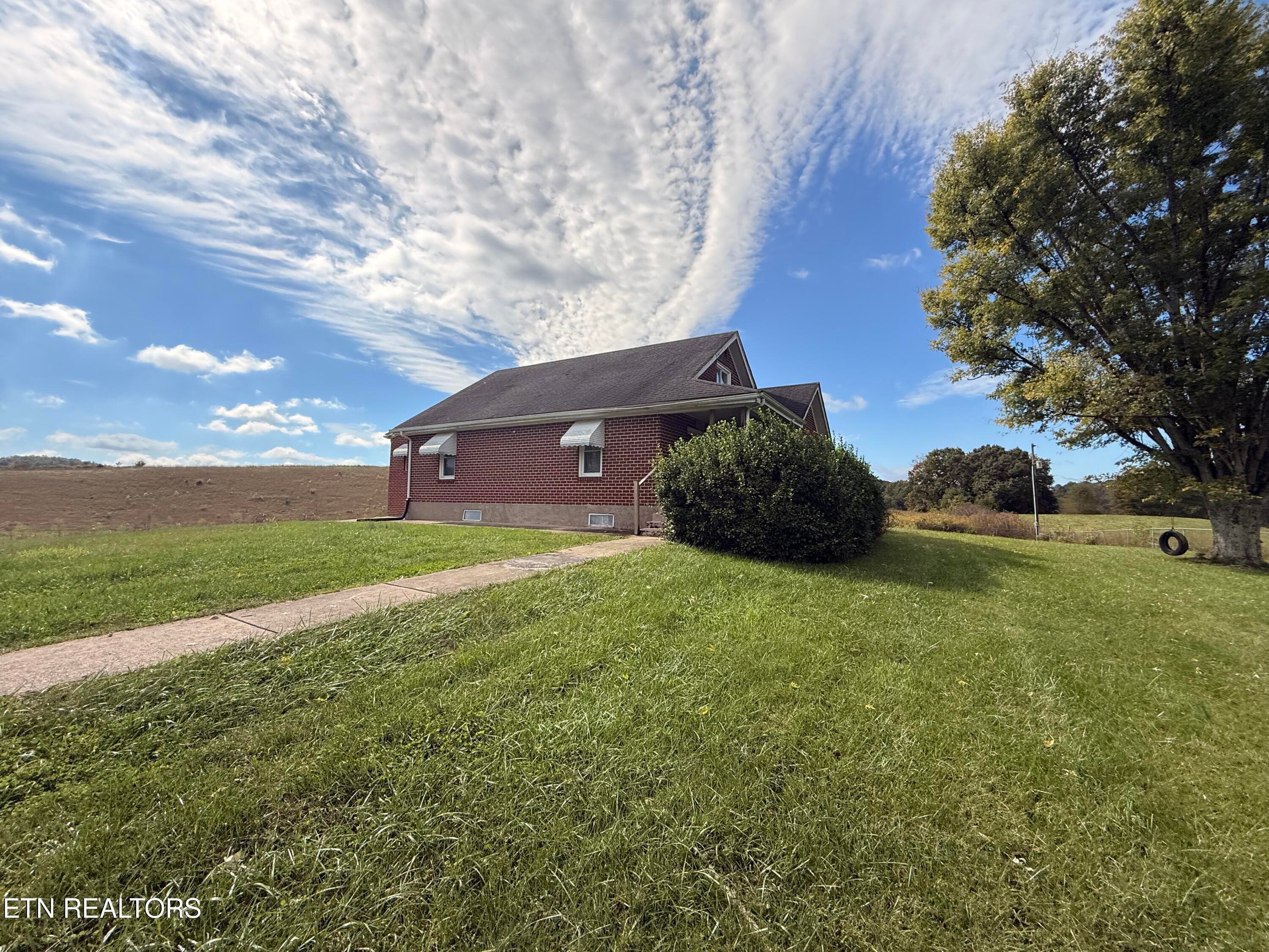 IMG_4897 - 469 Patchwork Rd, Rose Hill, VA 24281