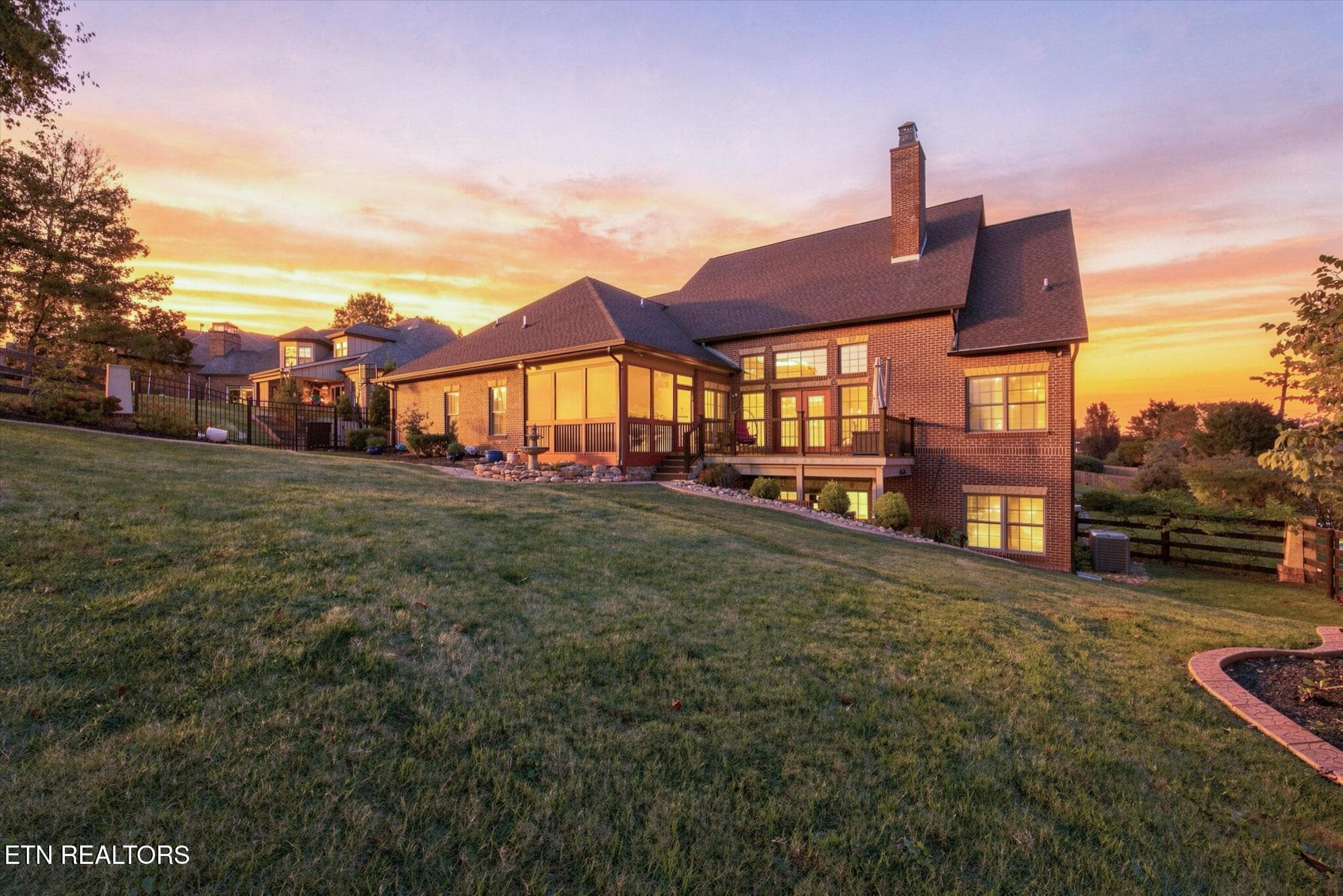 2203 Covered Bridge Blvd, Knoxville, TN 37932