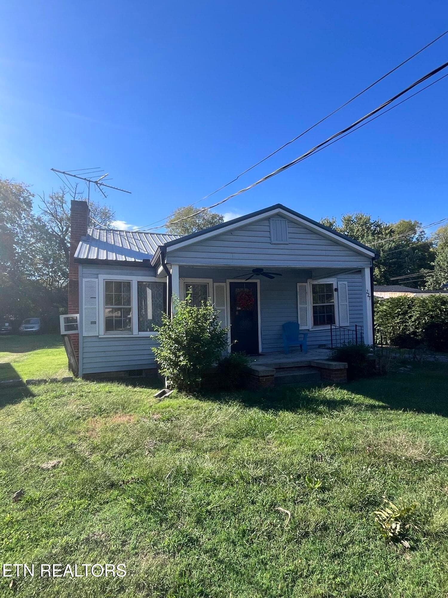 227 Henderson Ave, Sevierville, TN 37862