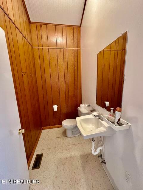 bathroom main level. - 162 York Drive, Jonesville, VA 24263