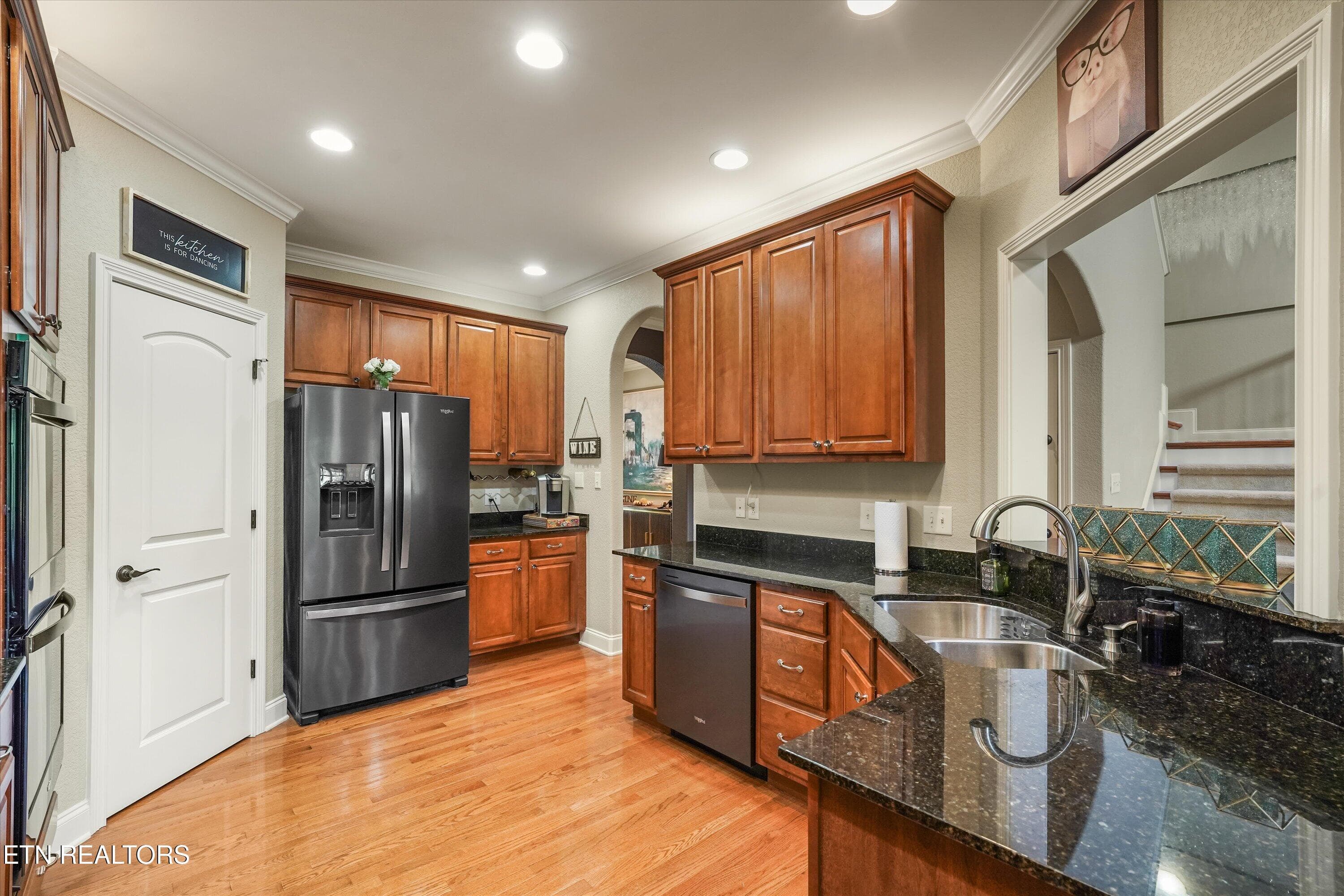 Elegant cabinets & granite - 10107 Autumn Valley Lane, Knoxville, TN 37922, Knoxville
