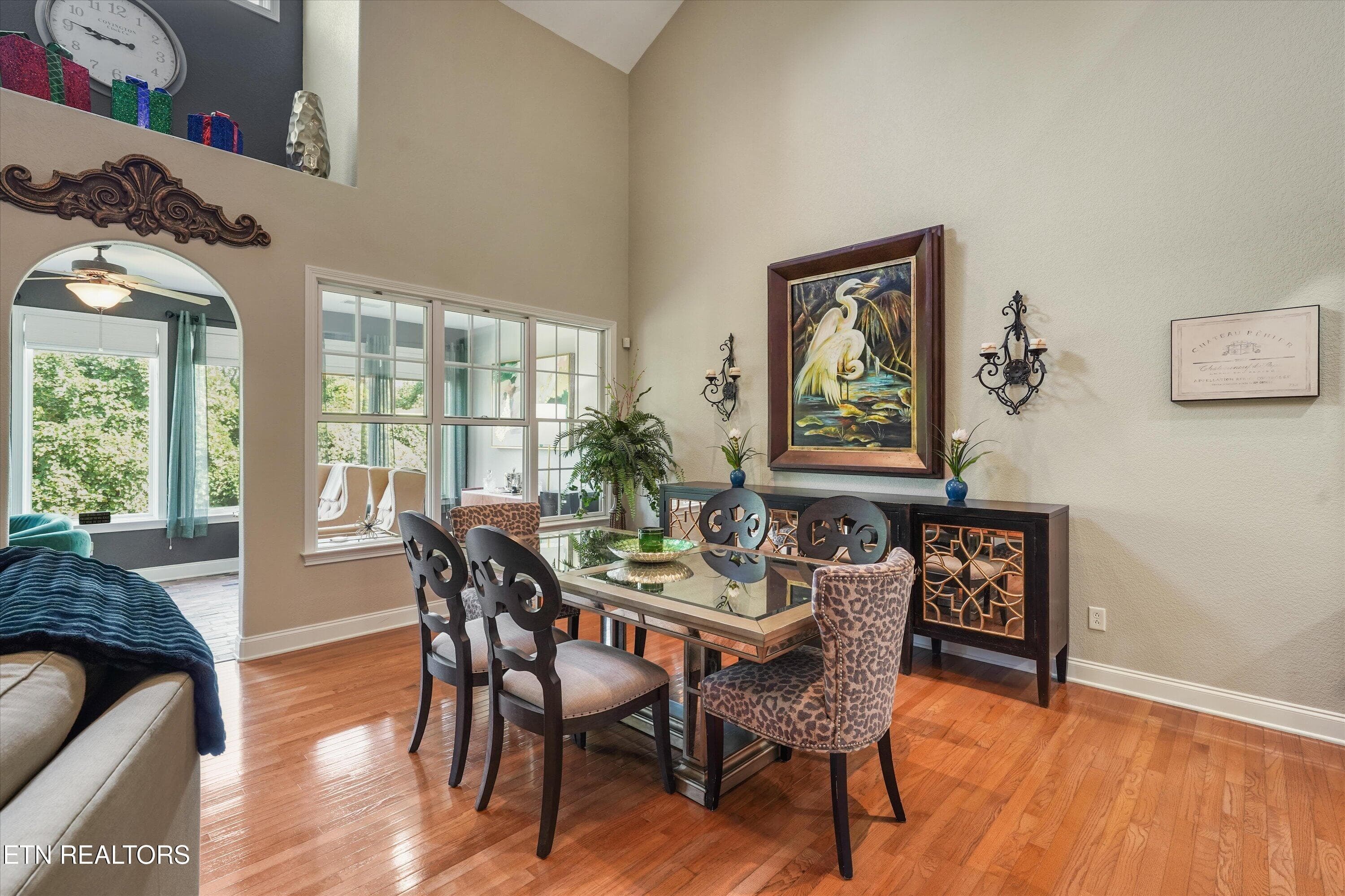 Space to Gather and Dine in Style - 10107 Autumn Valley Lane, Knoxville, TN 37922, Knoxville