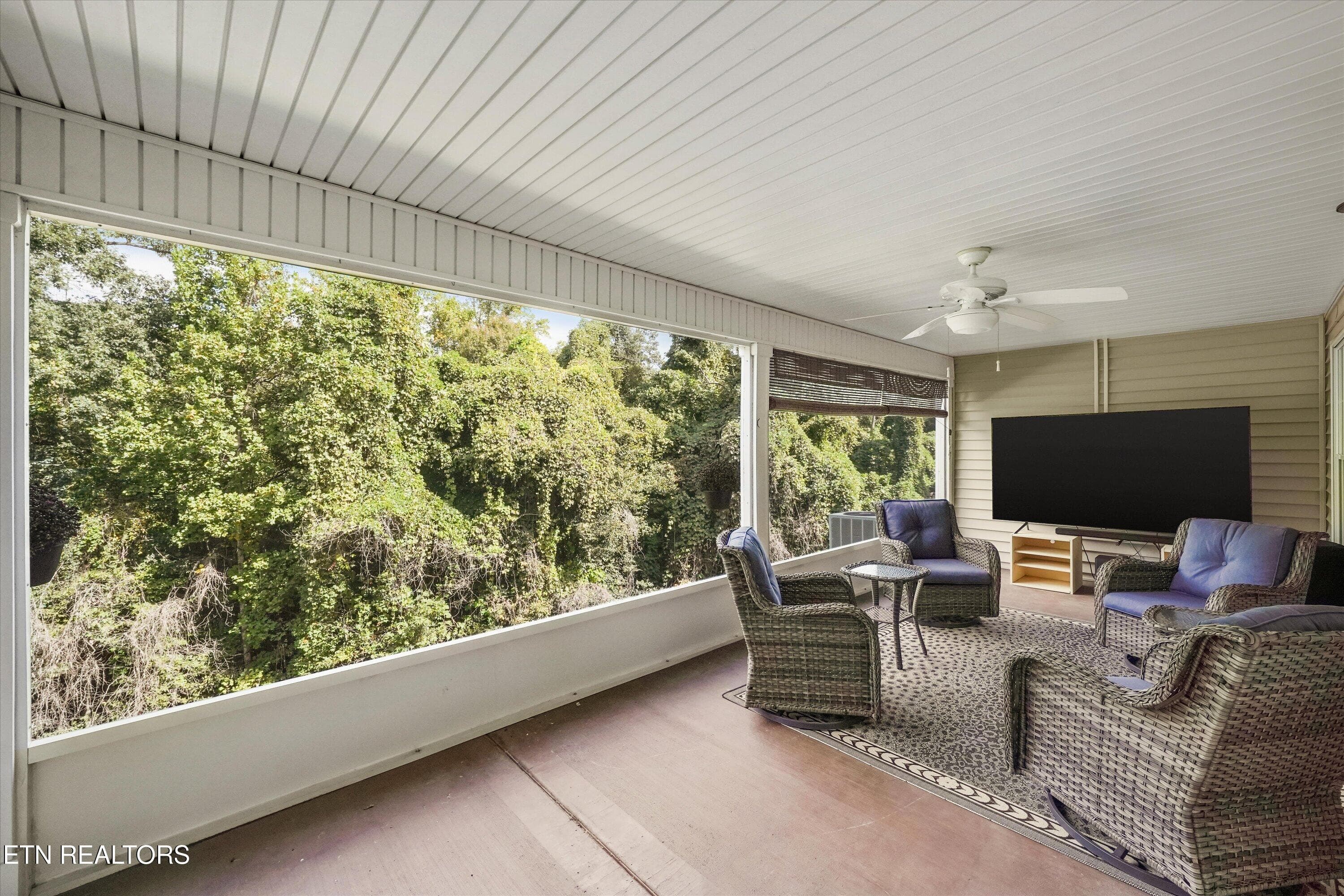 Screened in Lower Level Porch - 10107 Autumn Valley Lane, Knoxville, TN 37922, Knoxville