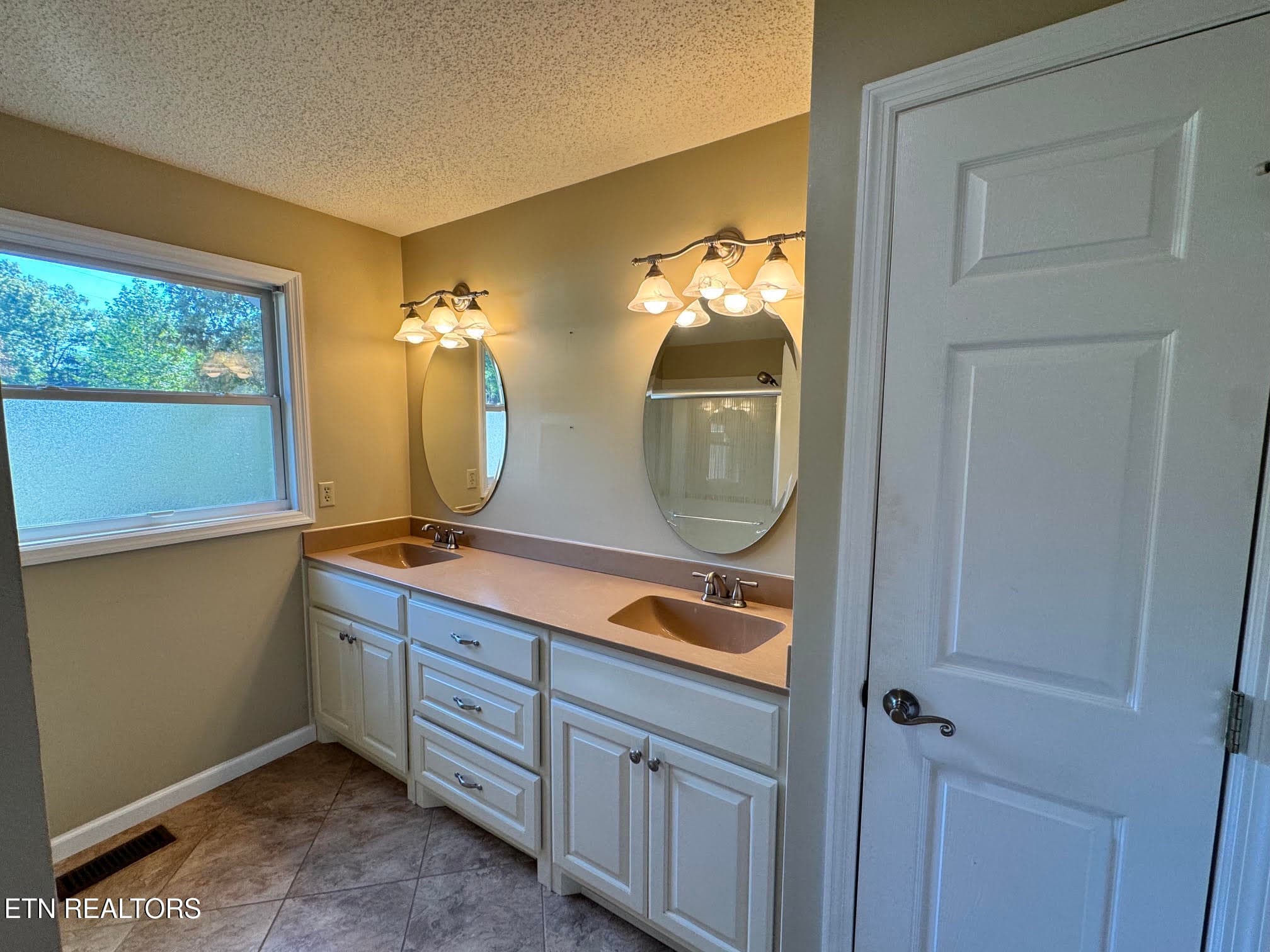 unnamed (88) - 302 Sandpiper Loop, Crossville, TN 38555, Crossville