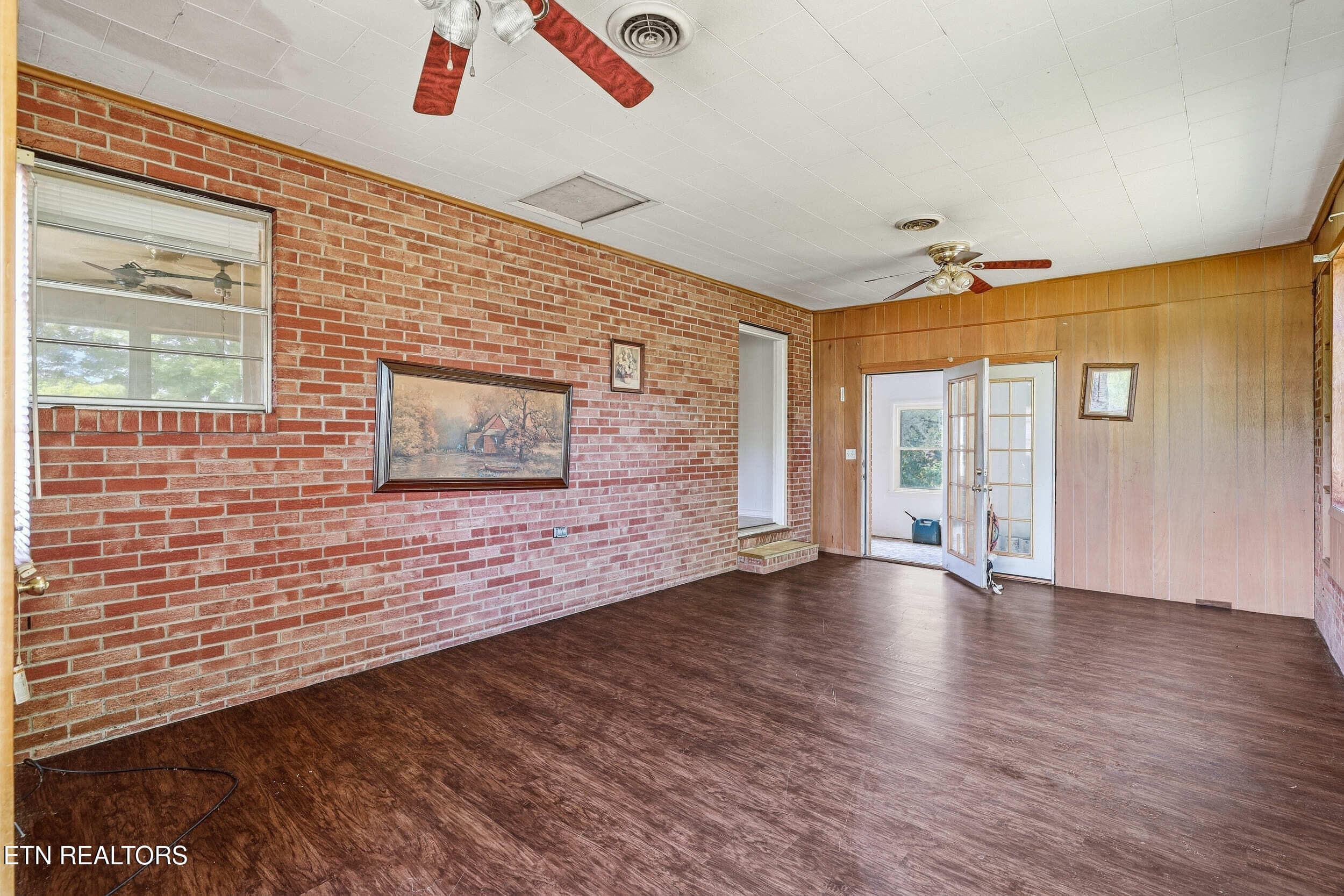 040 - 1470 Raders Sidetrack Rd, Greeneville, TN 37743, Greeneville