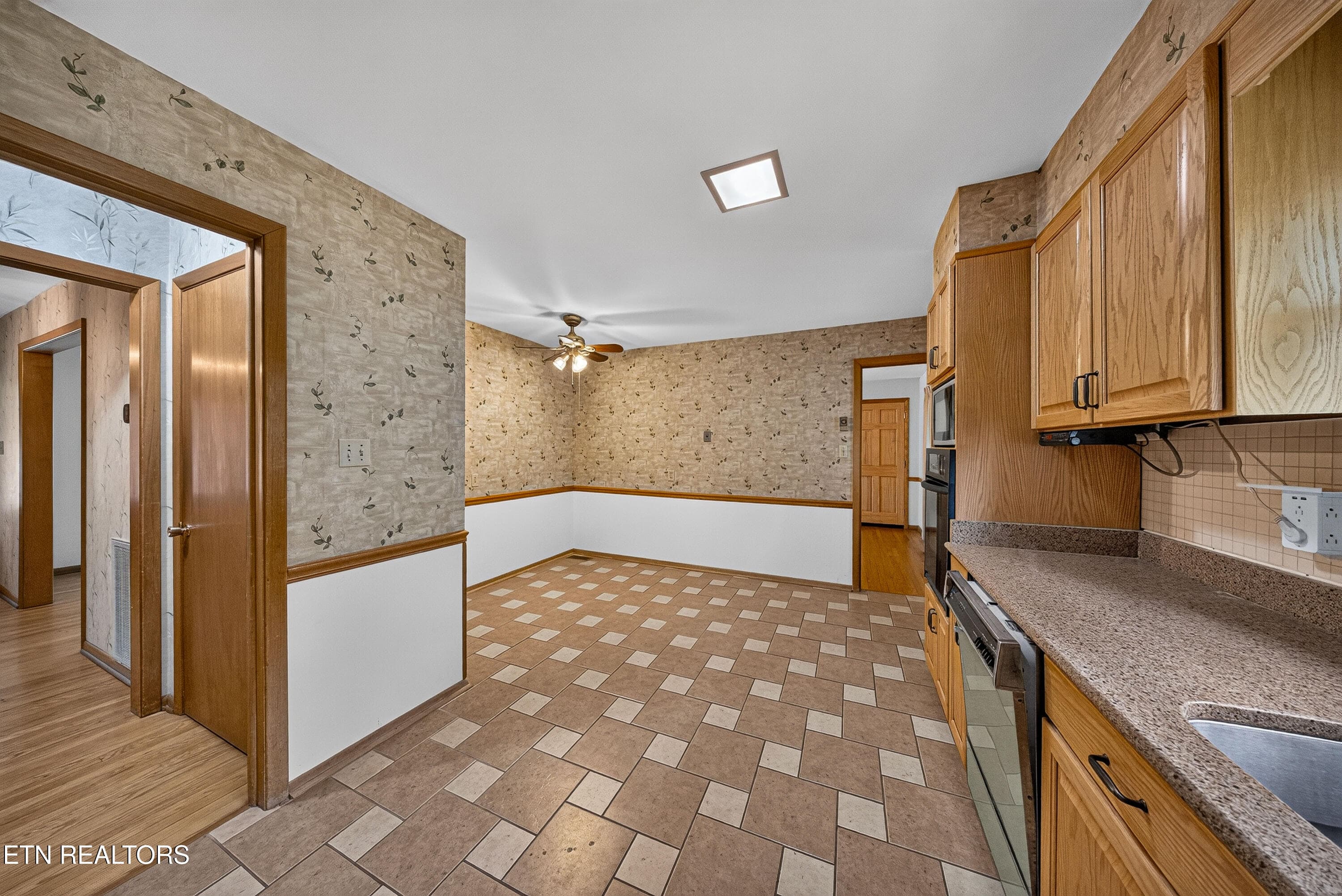 L40A6855 - 920 Marlboro Rd, Knoxville, TN 37909, Knoxville