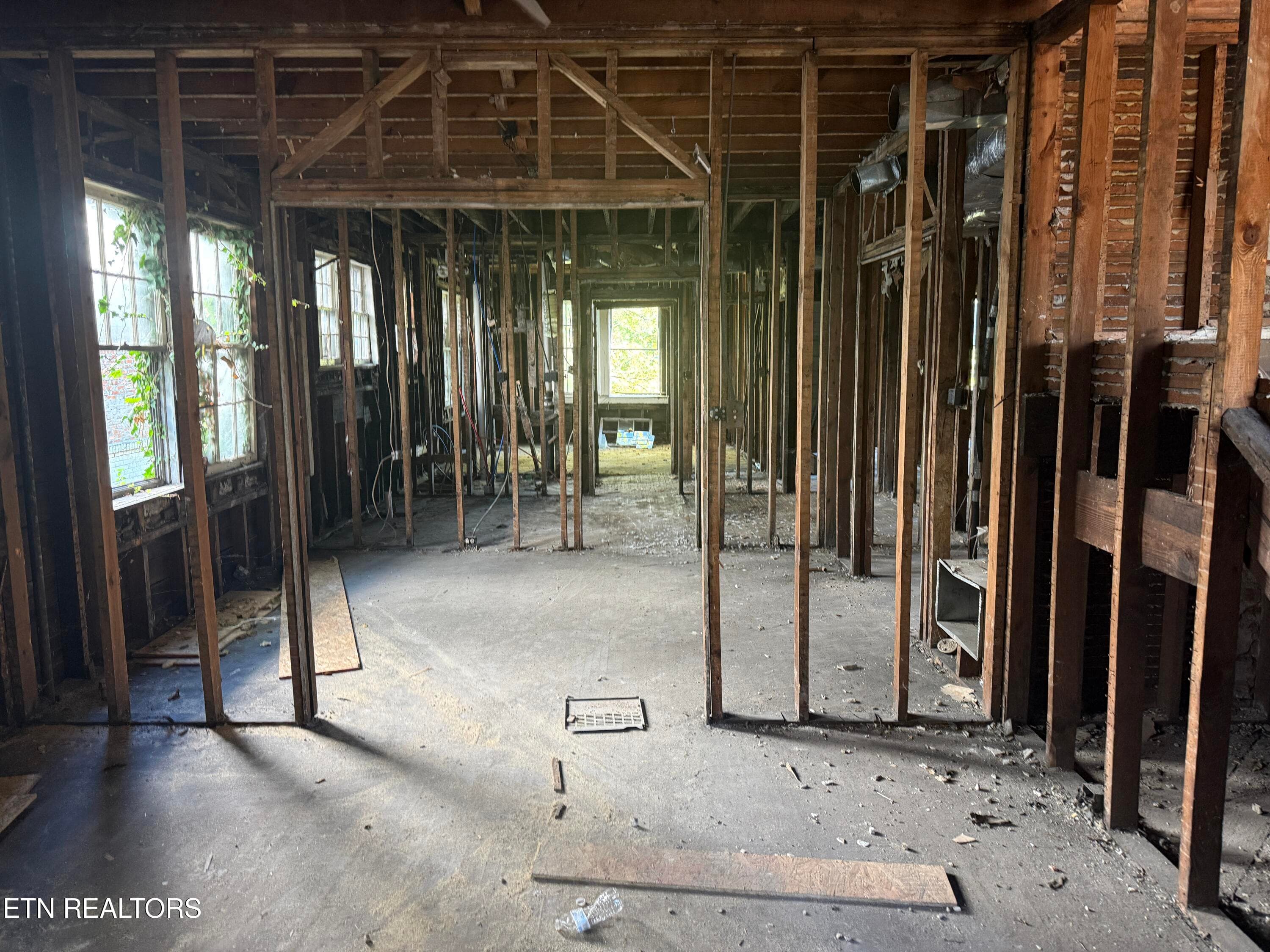 Main Level Left - 2534 Parkview Ave, Knoxville, TN 37914, Knoxville
