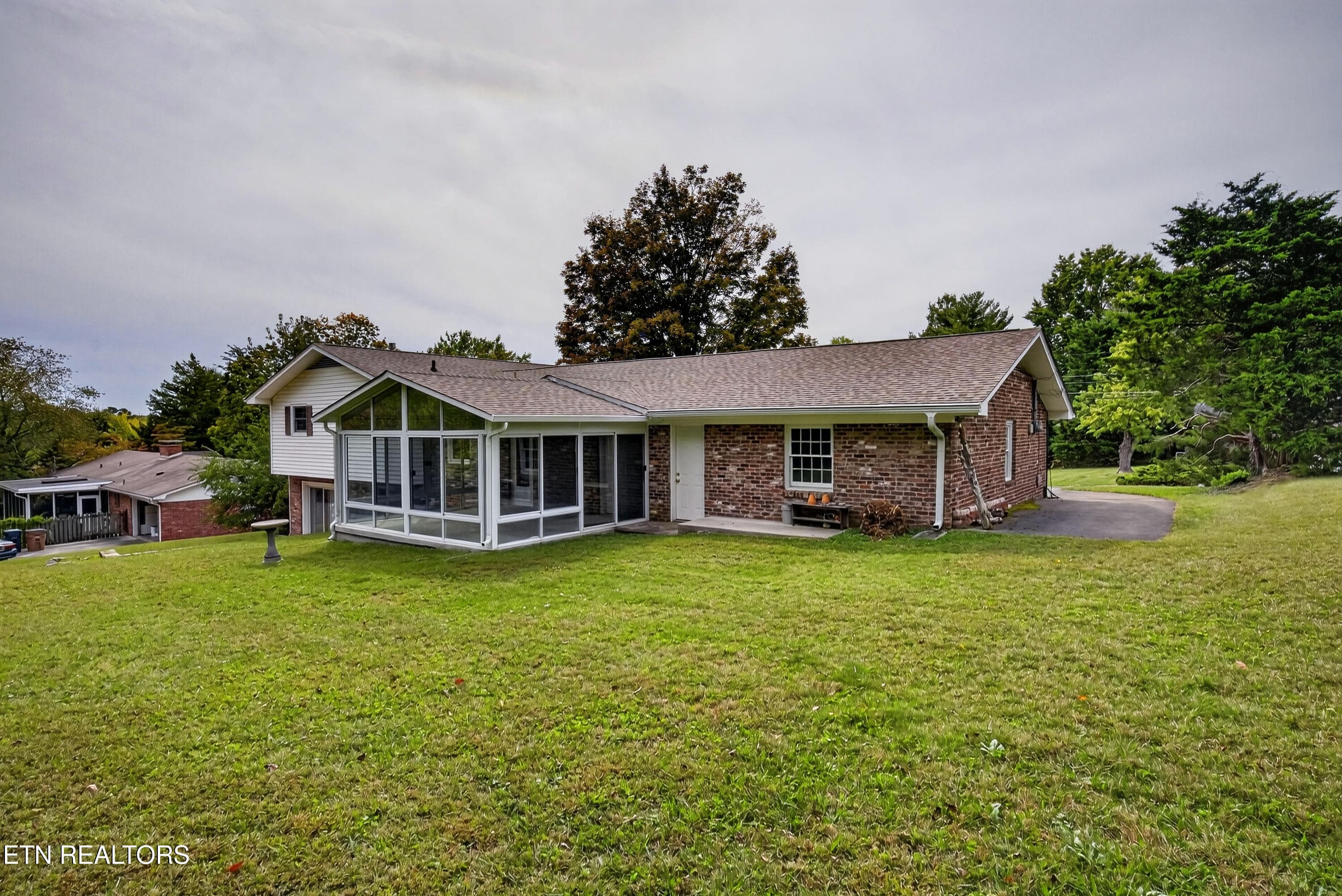 L40A6937 - 920 Marlboro Rd, Knoxville, TN 37909, Knoxville