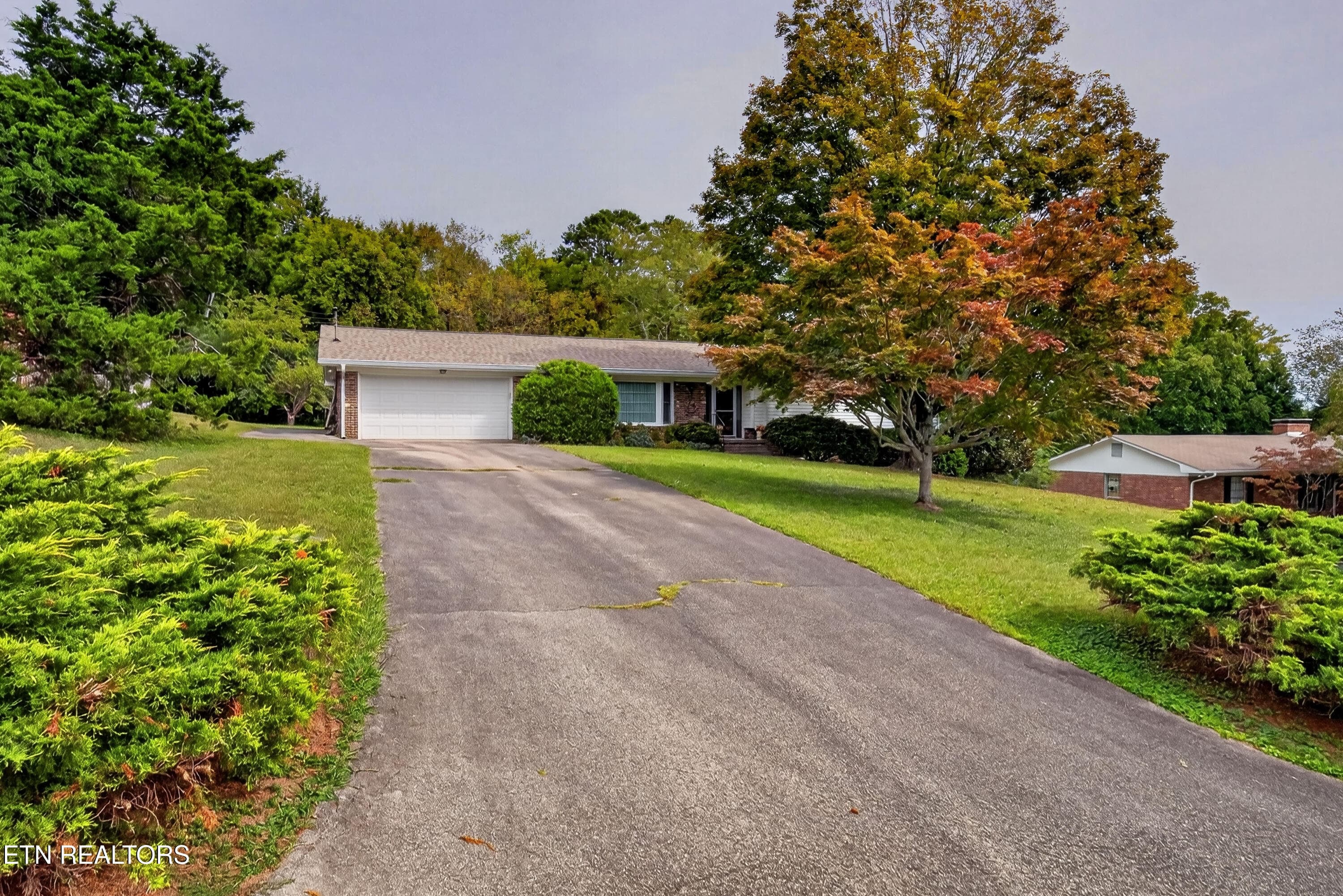 L40A6955 - 920 Marlboro Rd, Knoxville, TN 37909, Knoxville