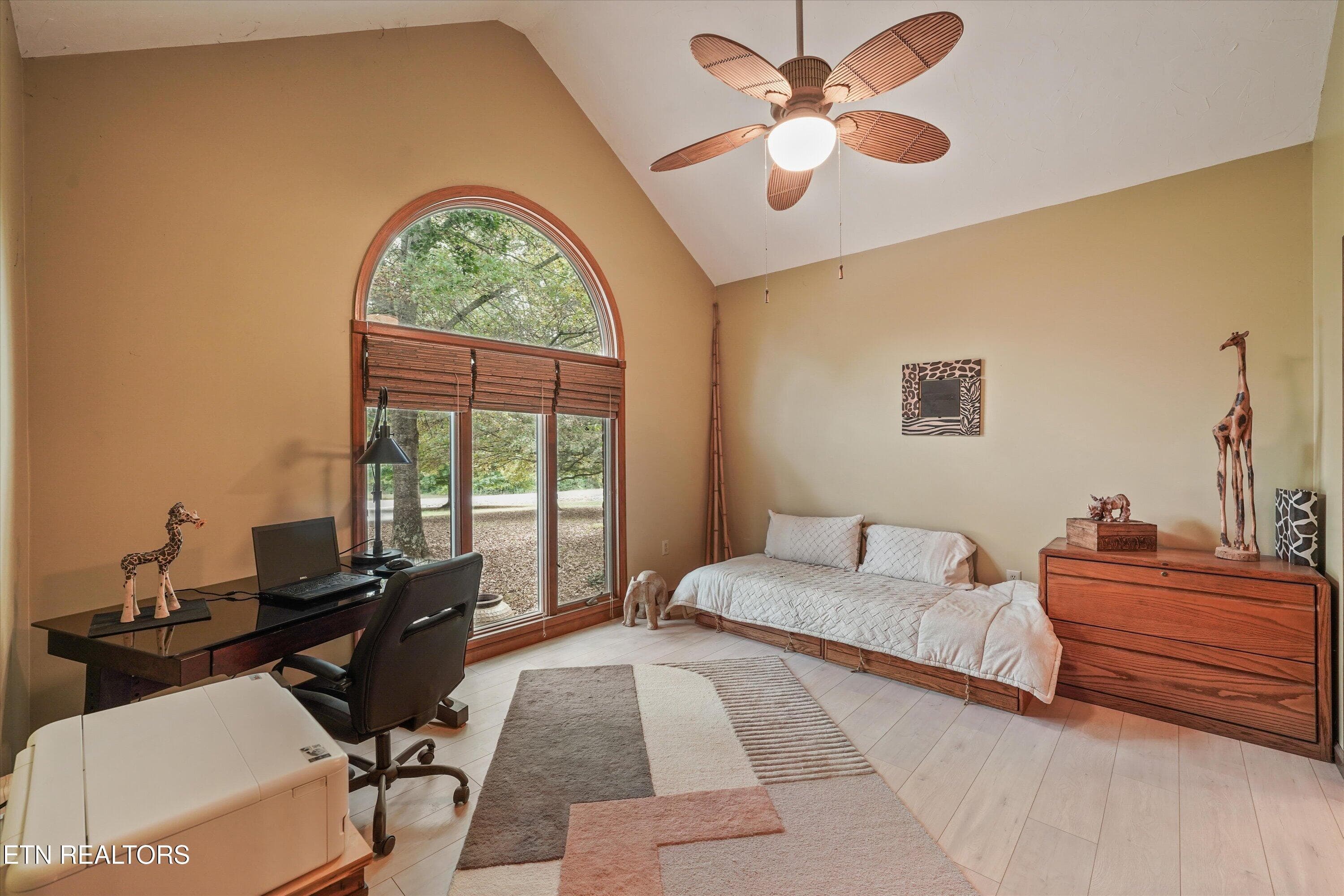 Living Room - 112 County Road 545, Englewood, TN 37329, Englewood