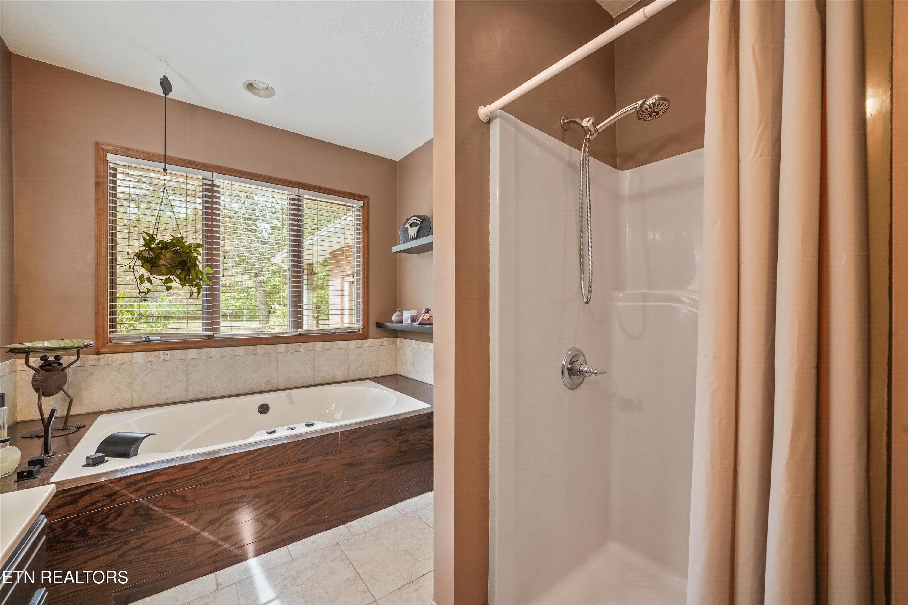 Primary Bathroom - 112 County Road 545, Englewood, TN 37329, Englewood