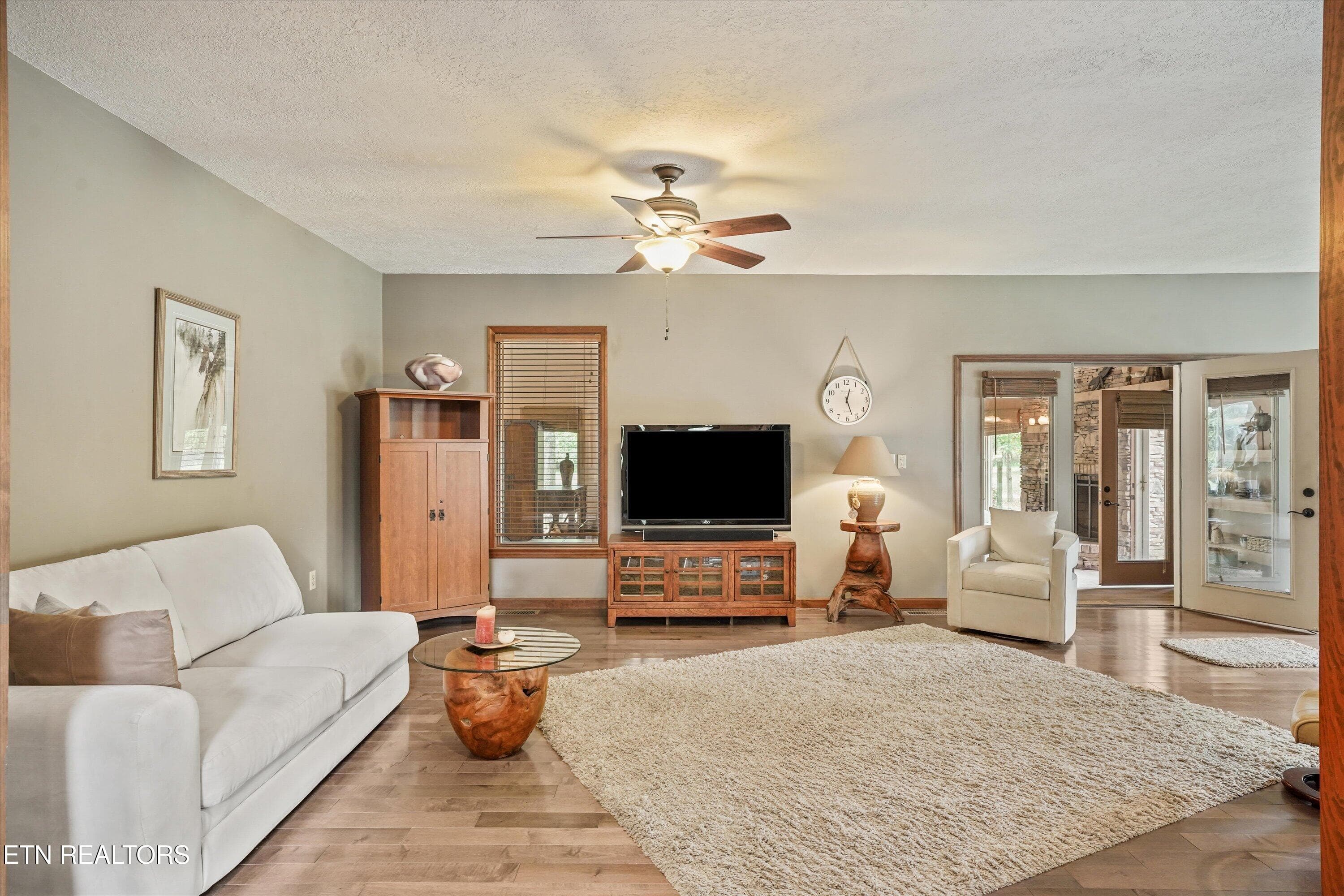 Family Room - 112 County Road 545, Englewood, TN 37329, Englewood