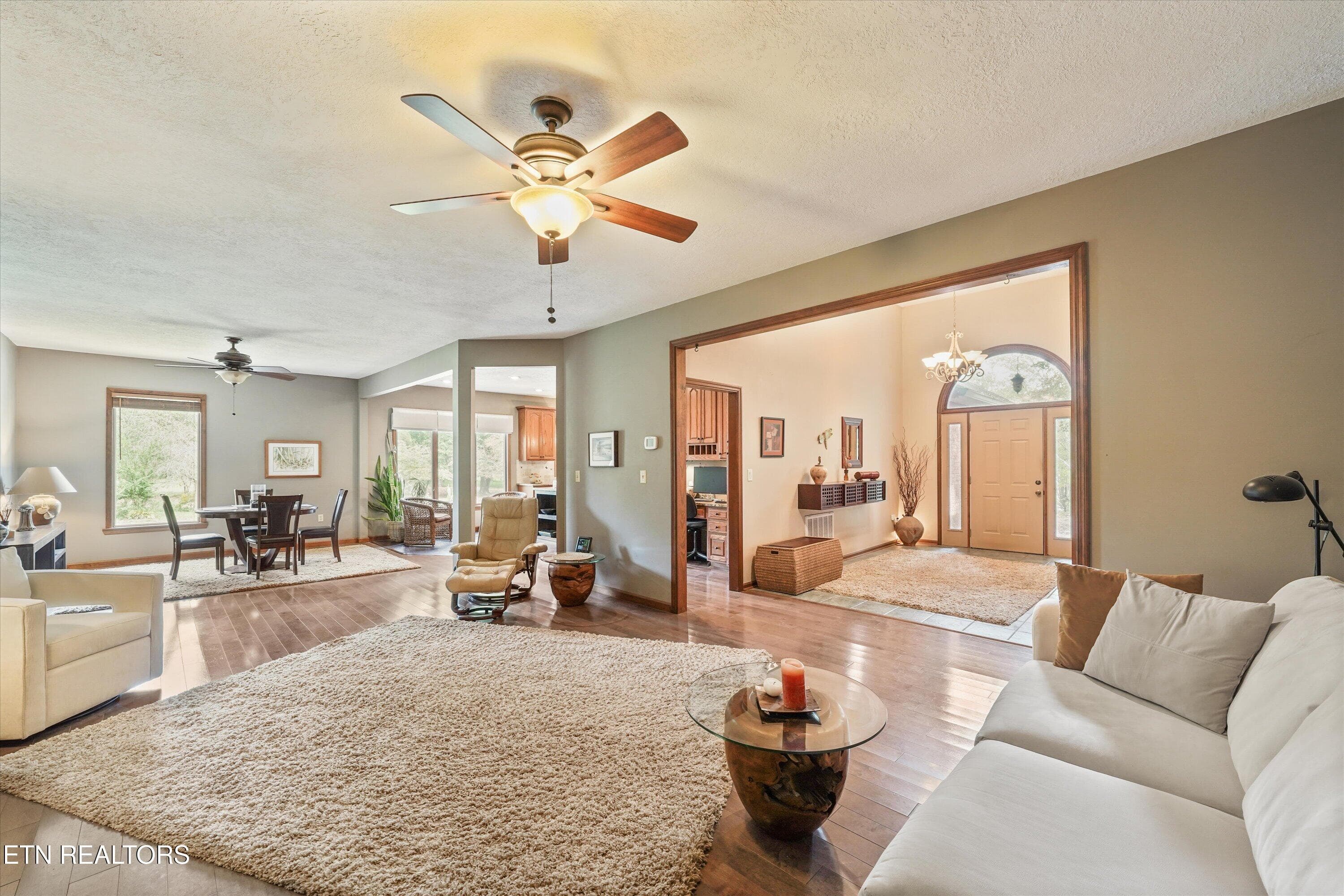 Family Room - 112 County Road 545, Englewood, TN 37329, Englewood