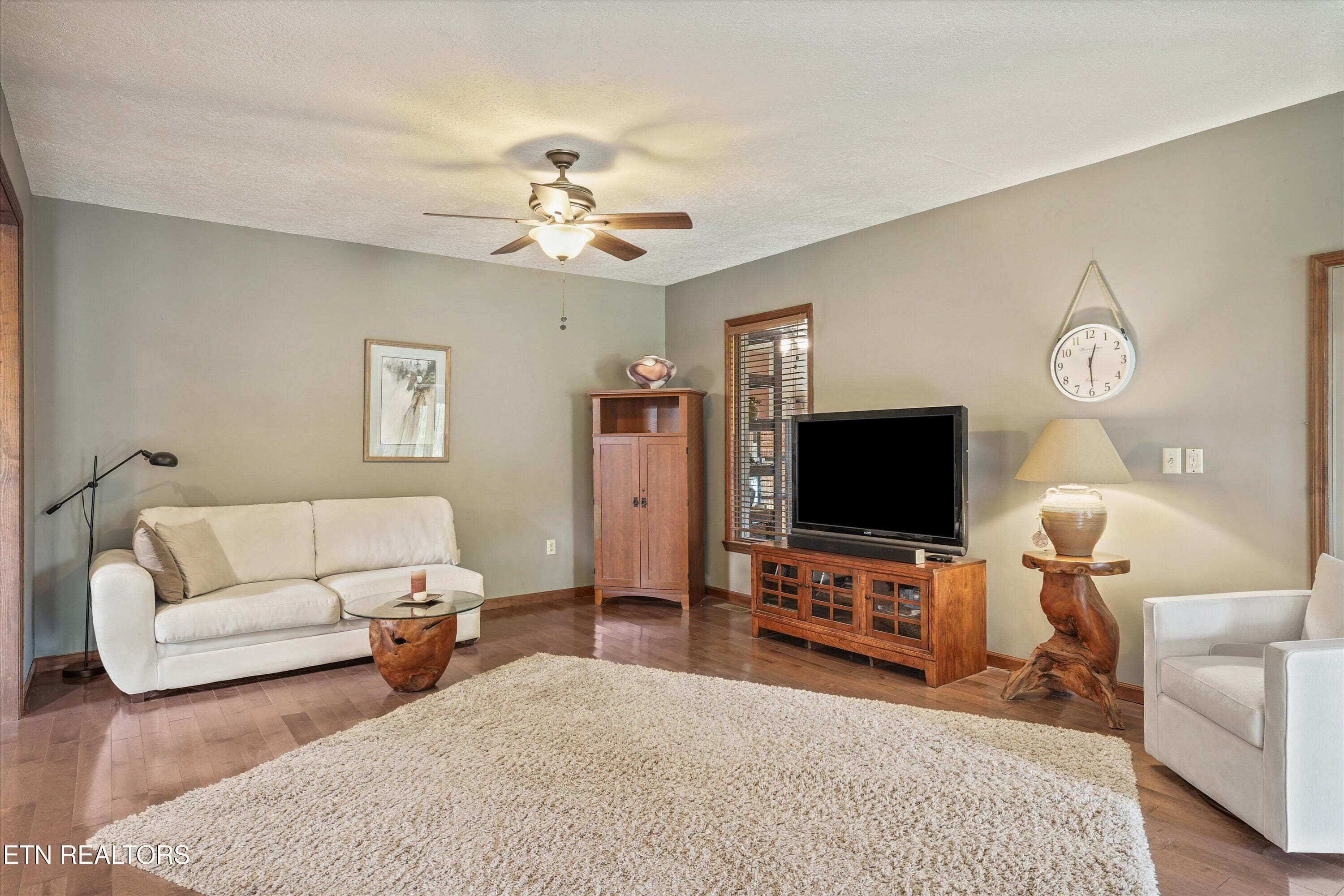 Family Room - 112 County Road 545, Englewood, TN 37329, Englewood