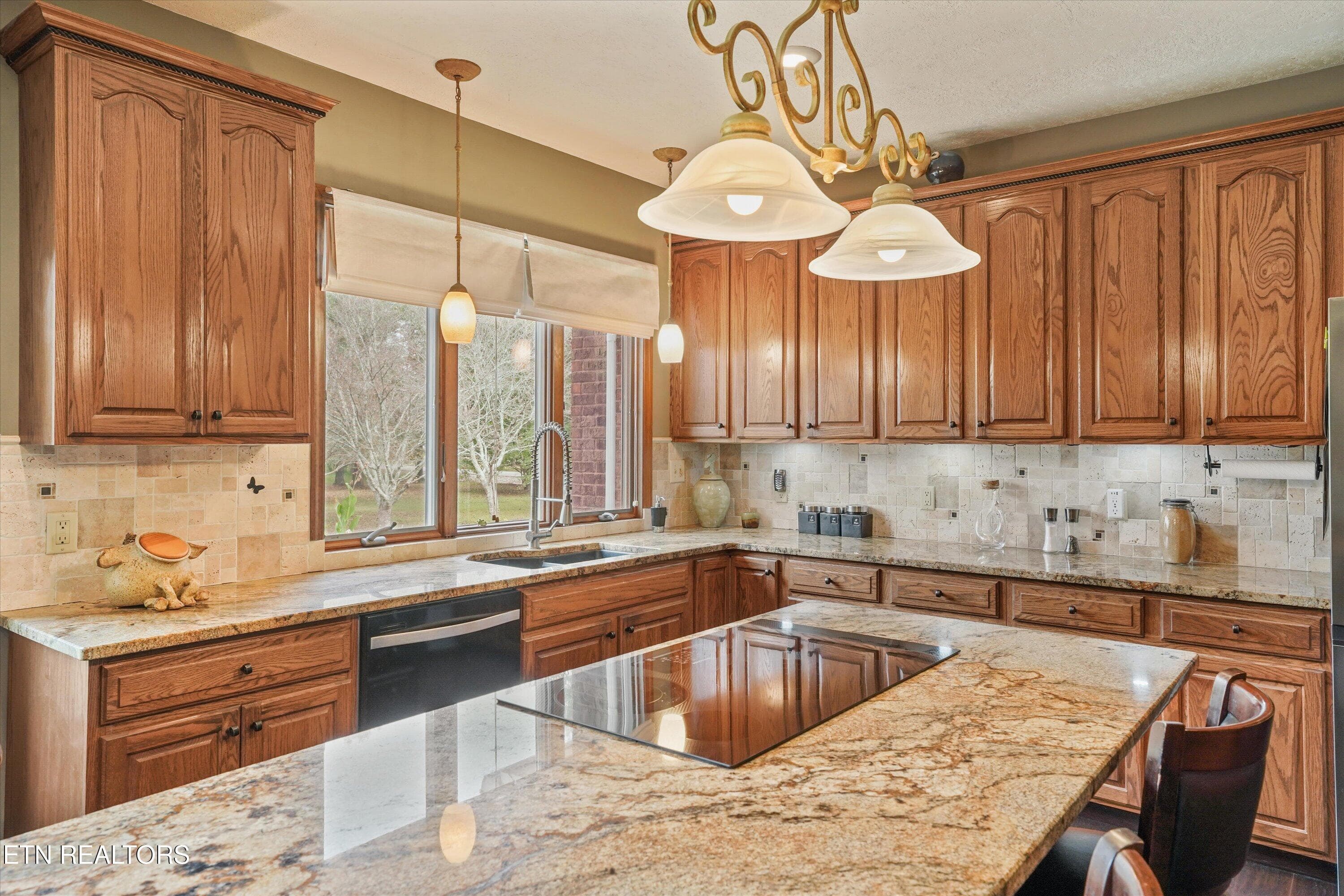 Kitchen - 112 County Road 545, Englewood, TN 37329, Englewood