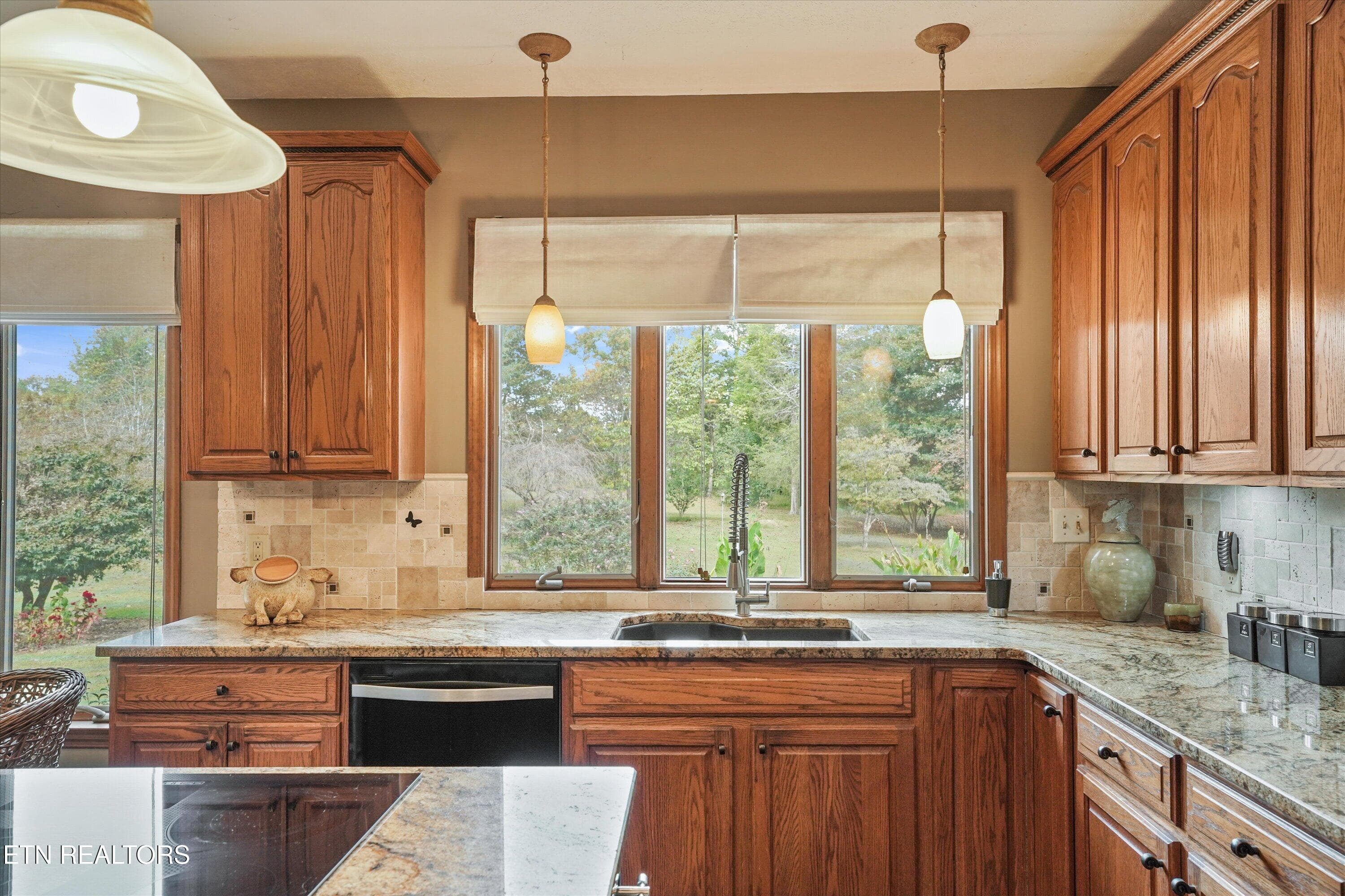 Kitchen - 112 County Road 545, Englewood, TN 37329, Englewood