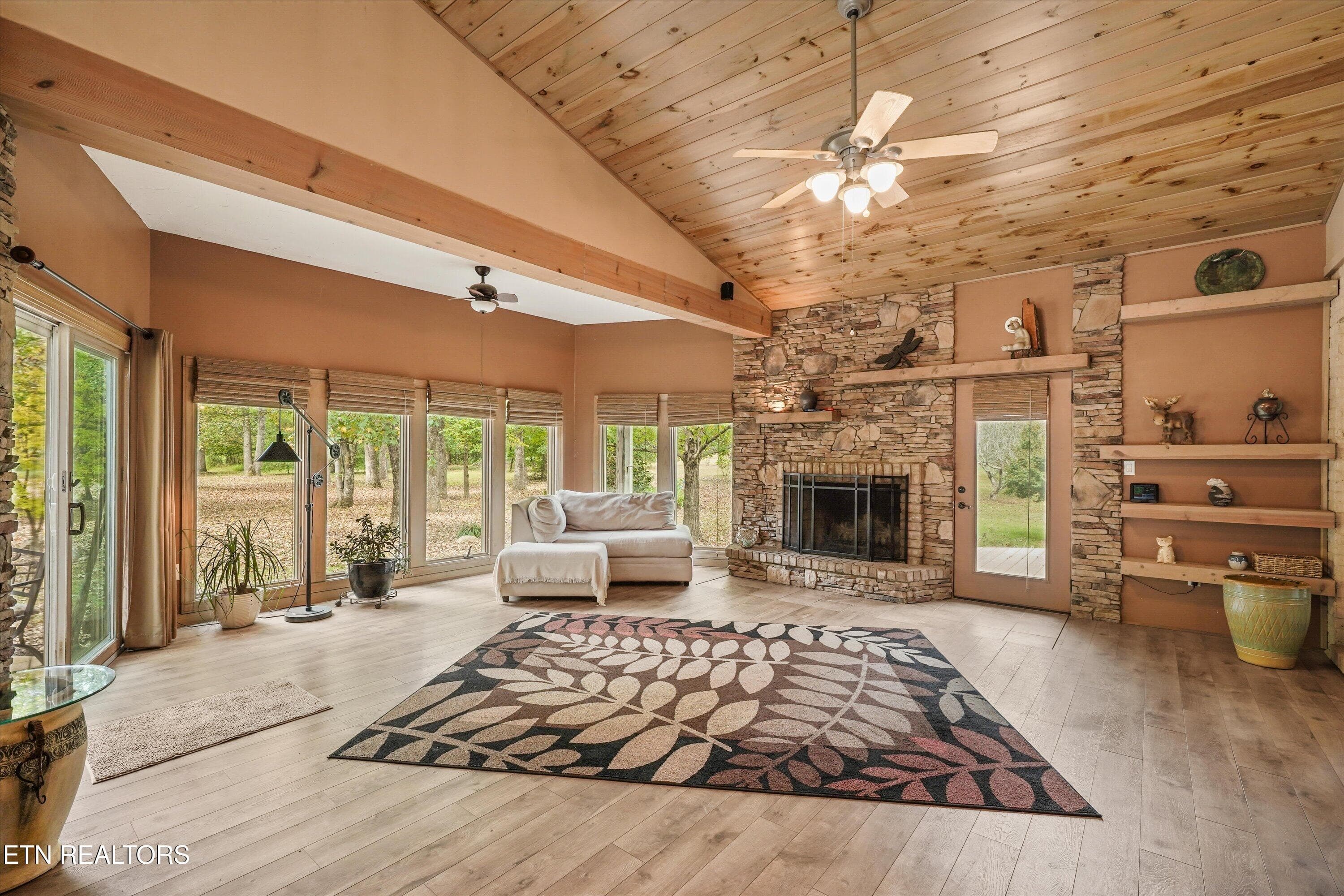 Sunroom - 112 County Road 545, Englewood, TN 37329, Englewood