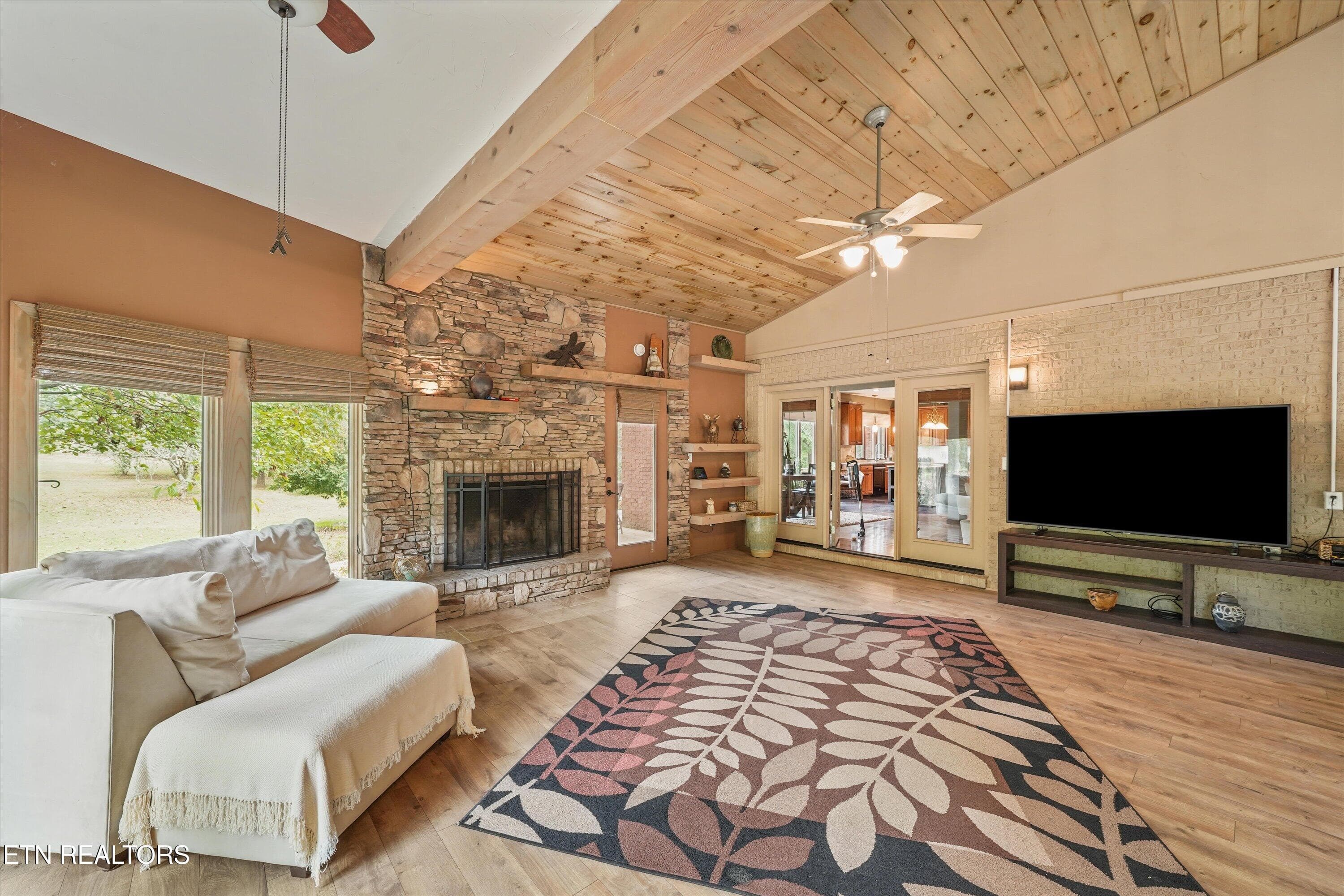 Sunroom - 112 County Road 545, Englewood, TN 37329, Englewood