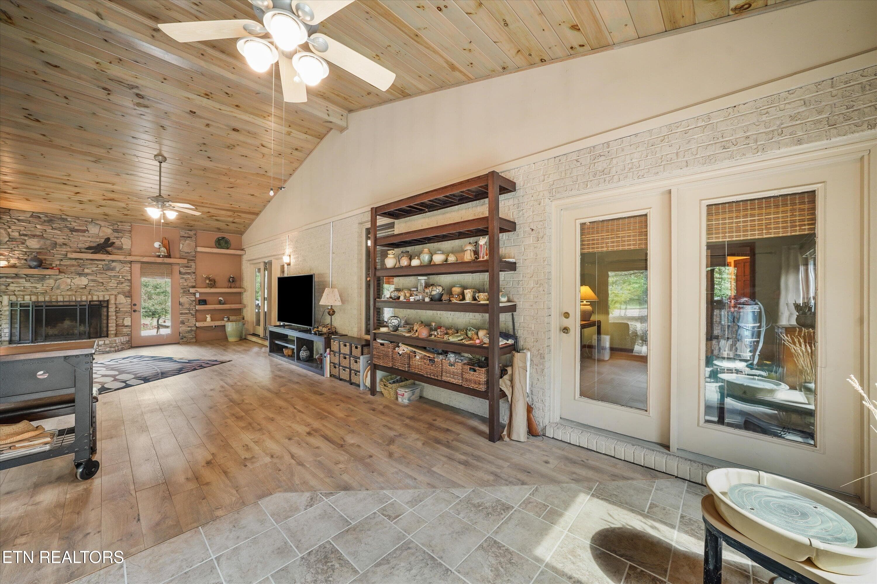 Sunroom - 112 County Road 545, Englewood, TN 37329, Englewood