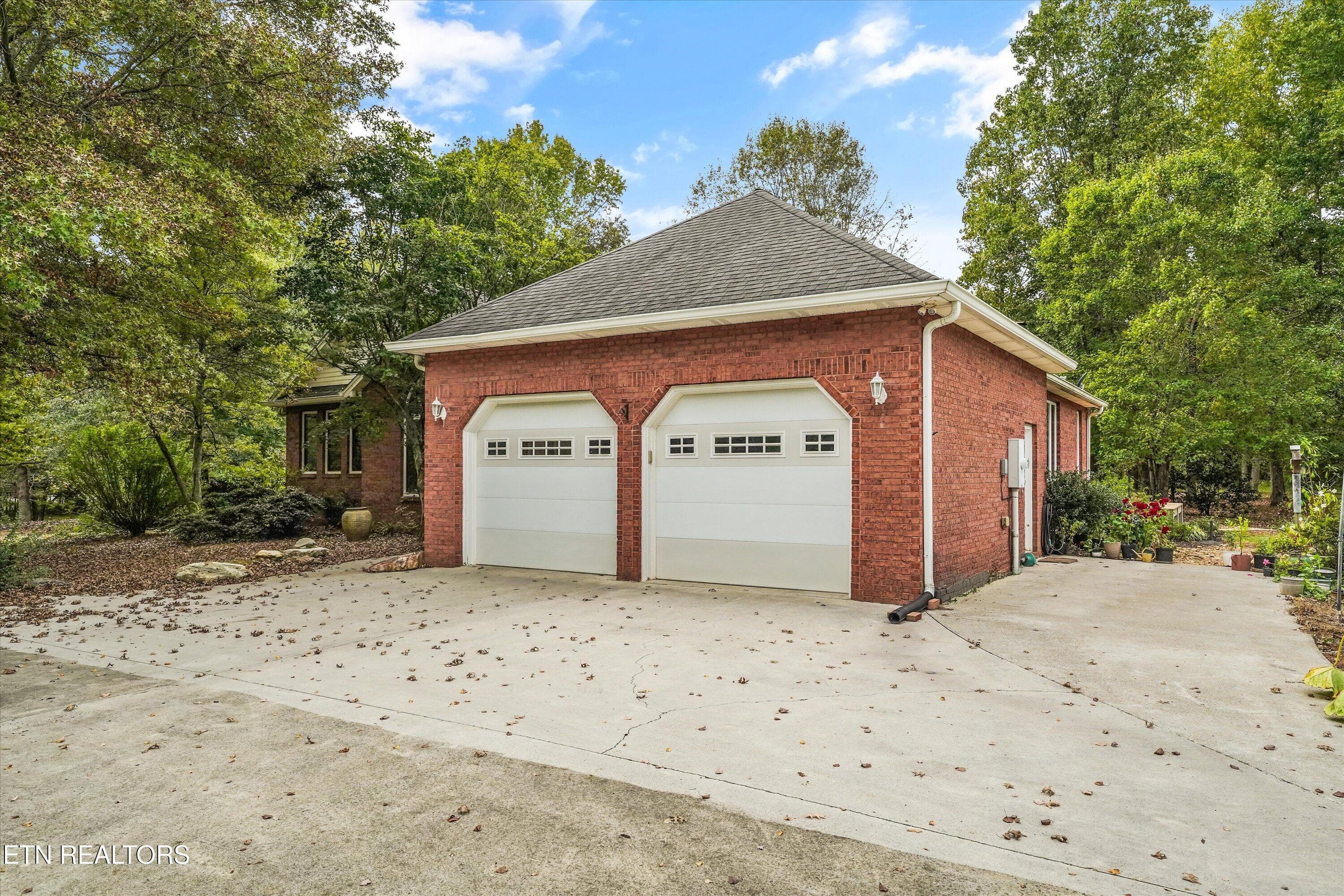 Garage - 112 County Road 545, Englewood, TN 37329, Englewood