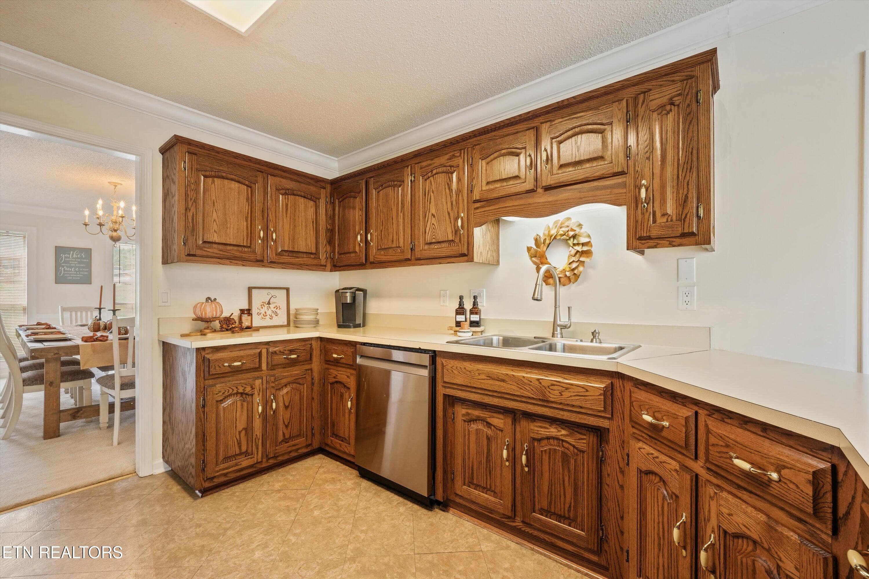 105 Ostenbarker - Counter Space - 105 Ostenbarker St, Maryville, TN 37804, Maryville
