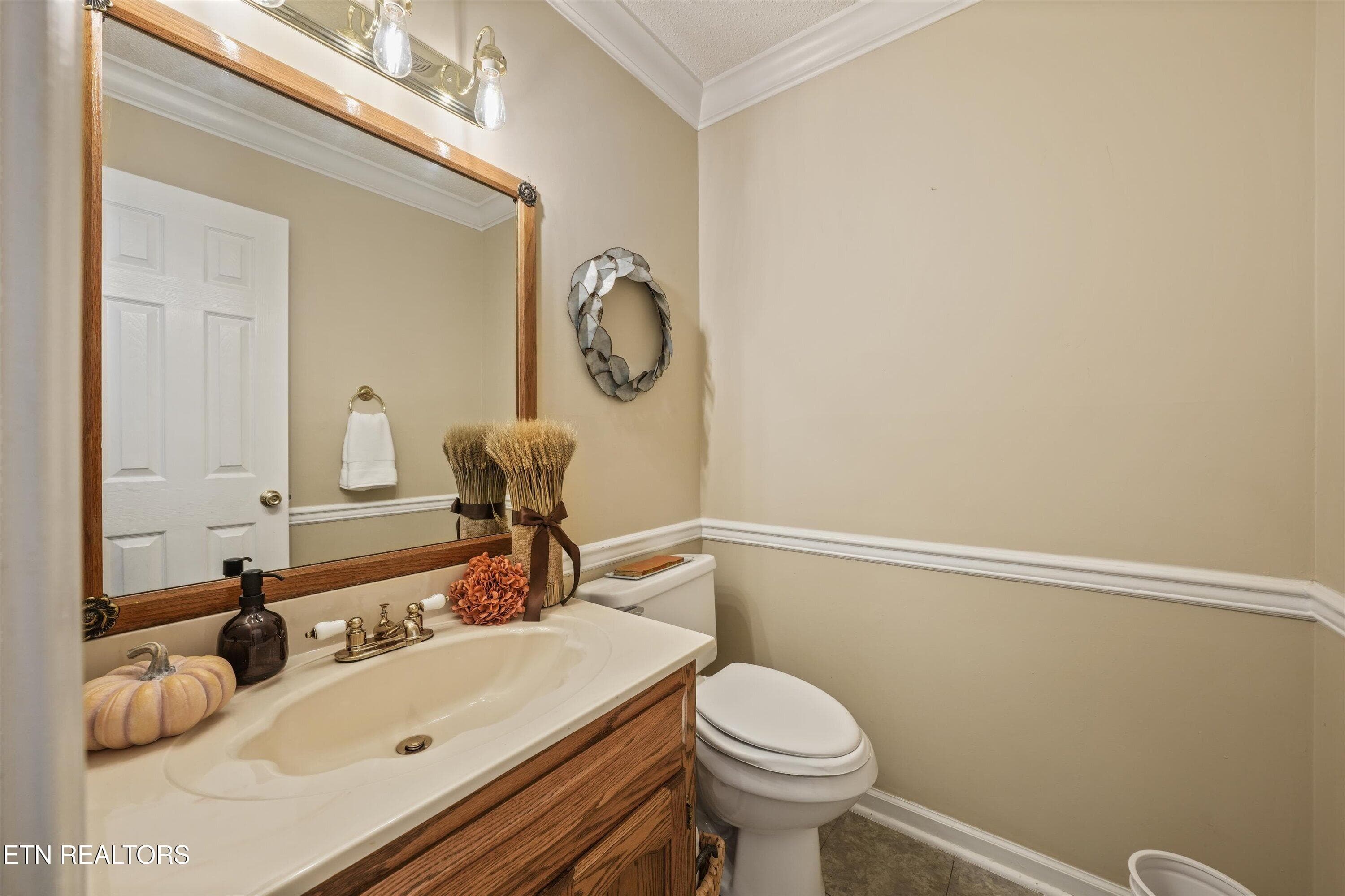 105 Ostenbarker - Dwn Bathroom - 105 Ostenbarker St, Maryville, TN 37804, Maryville