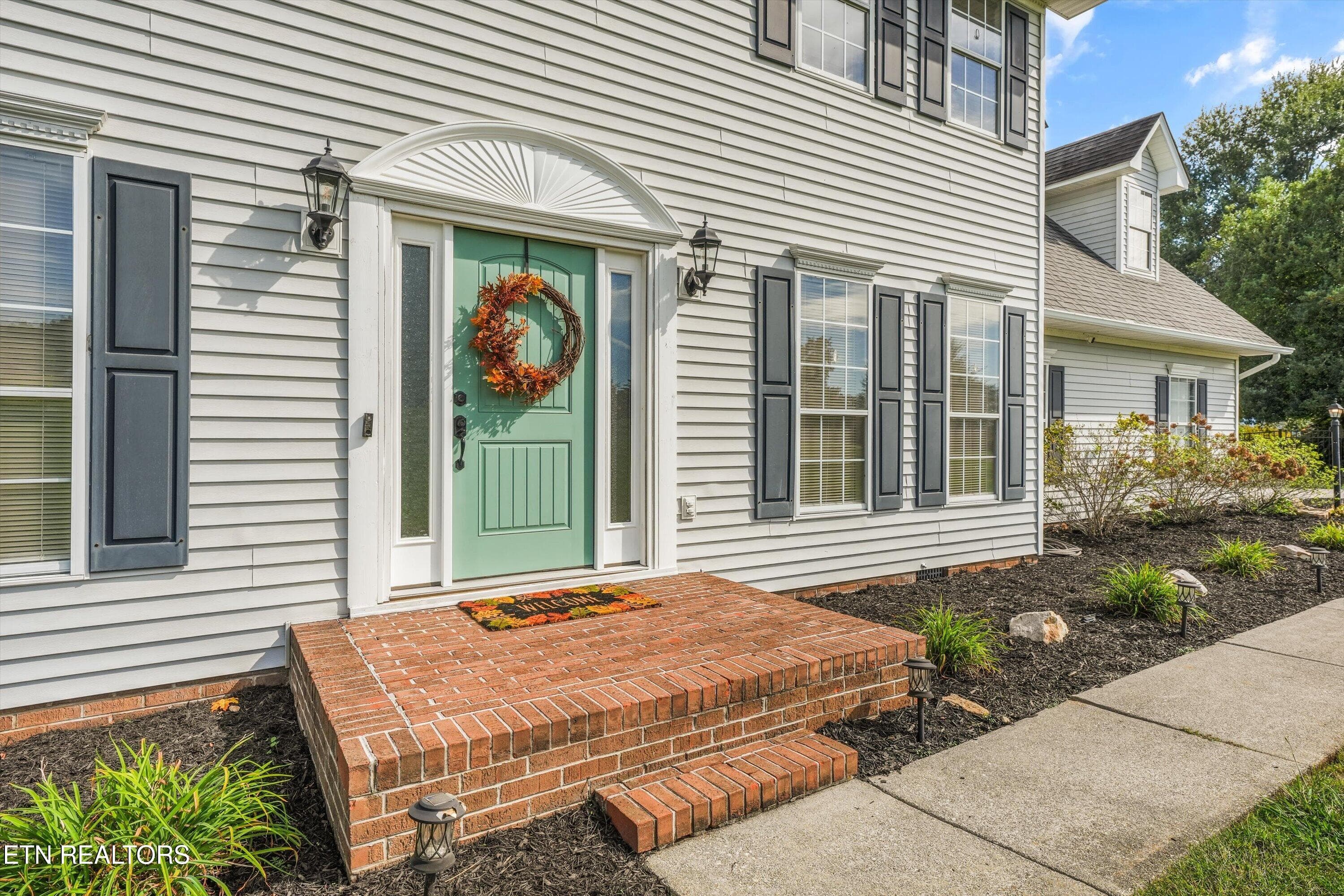 105 Ostenbarker - Front Porch - 105 Ostenbarker St, Maryville, TN 37804, Maryville