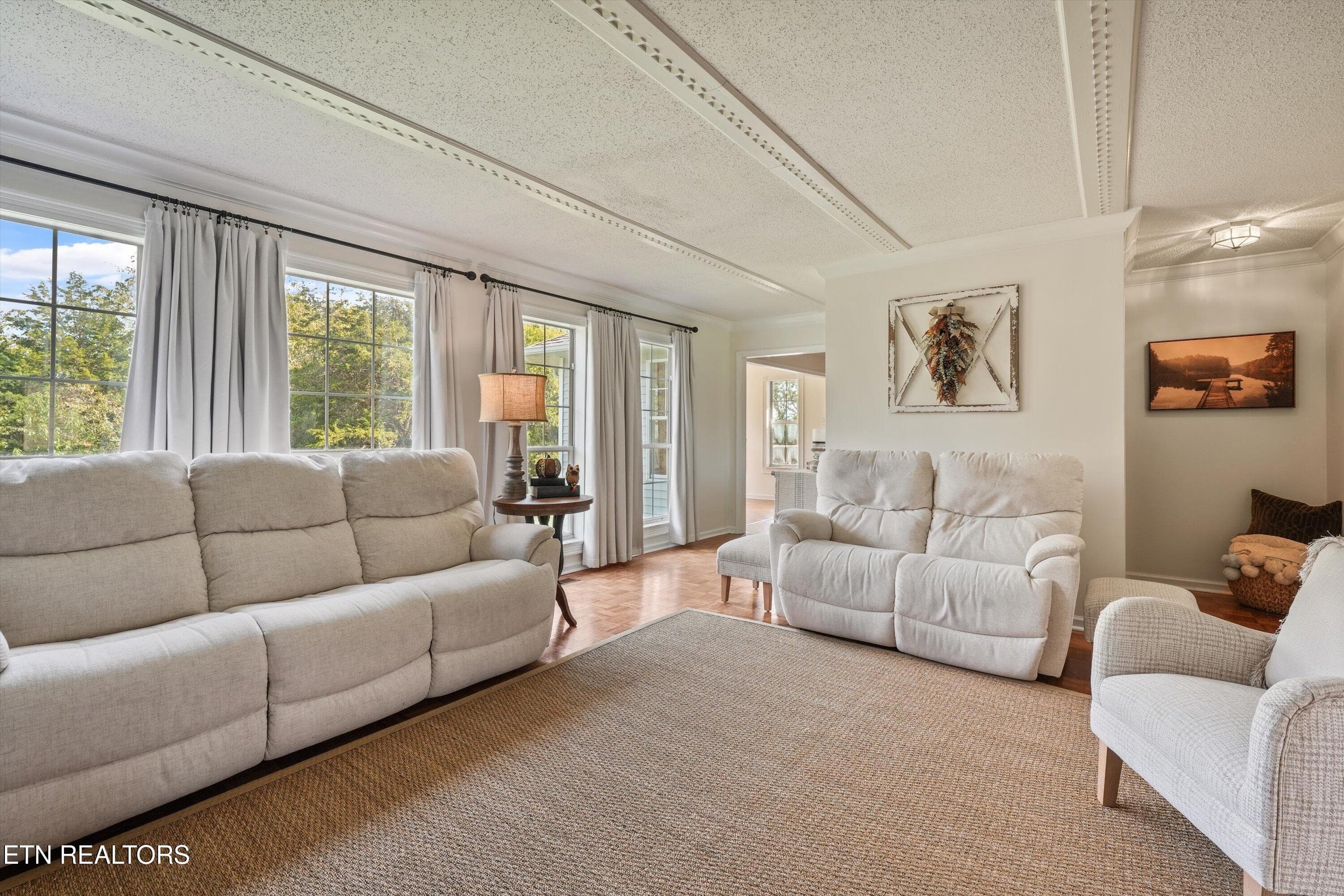 105 Ostenbarker - Natural Light - 105 Ostenbarker St, Maryville, TN 37804, Maryville