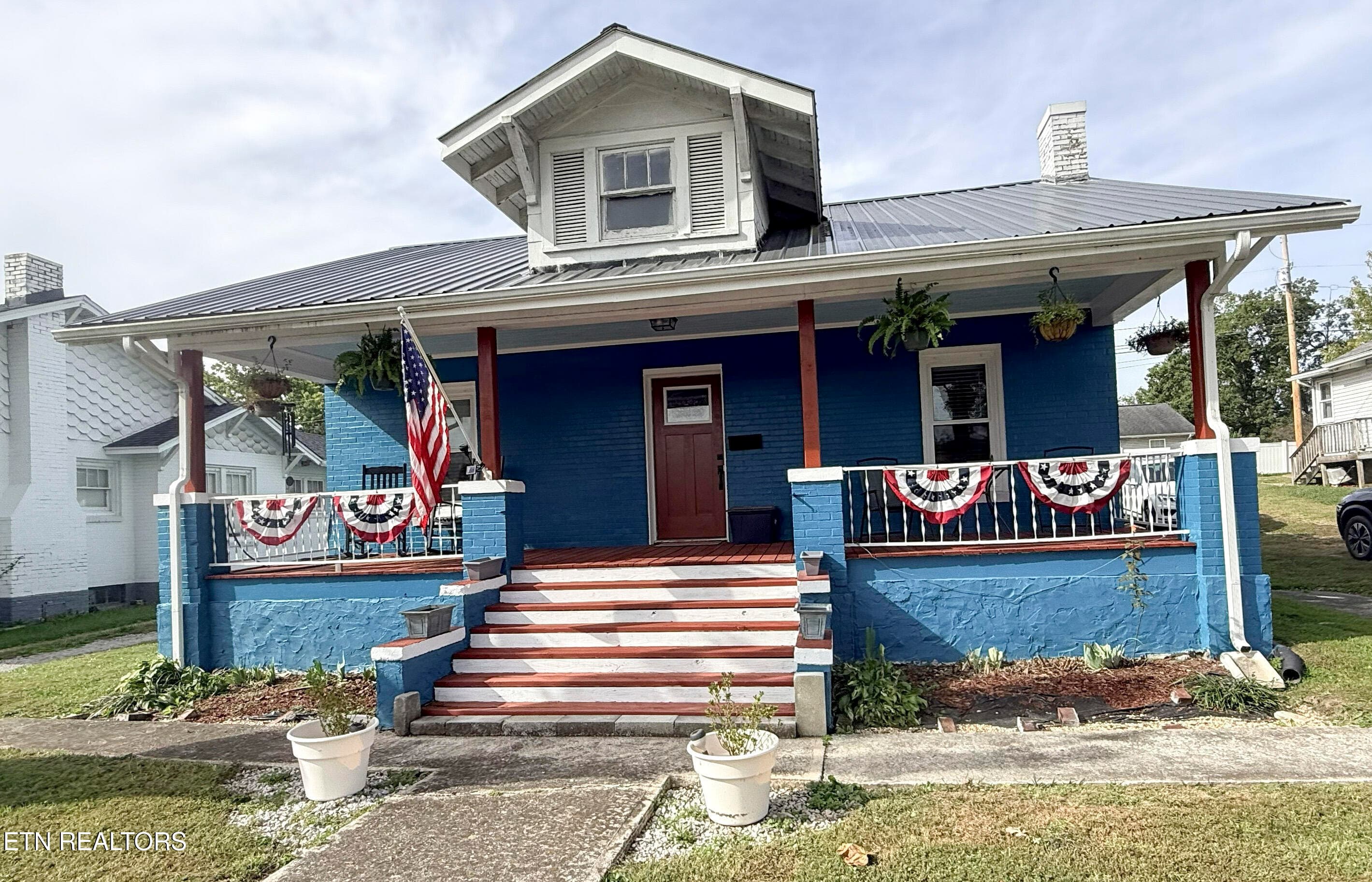 151 N Main St, Oneida, TN 37841