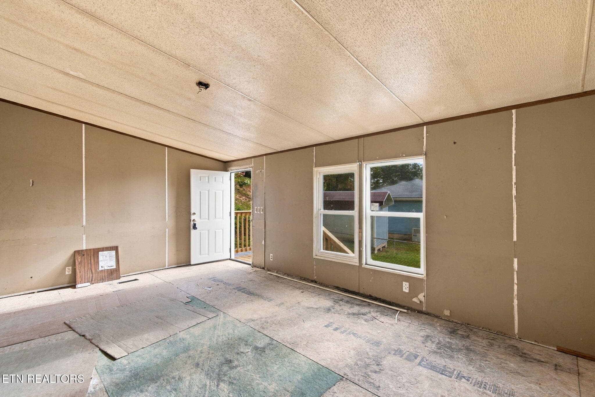 33-web-or-mls-9348 - Original - 445 W Broad St, Clinton, TN 37716, Clinton