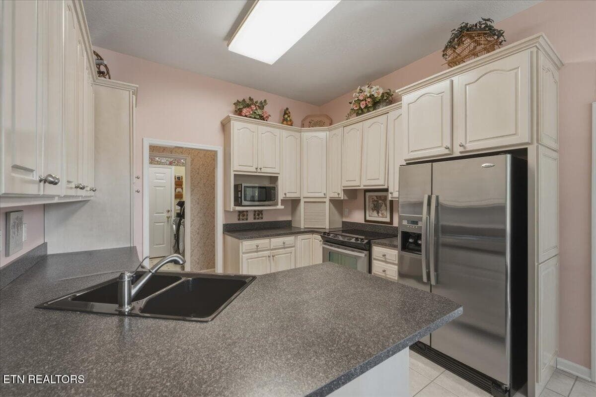 12-Kitchen - 440 Tigitsi Circle, Loudon, TN 37774, Loudon