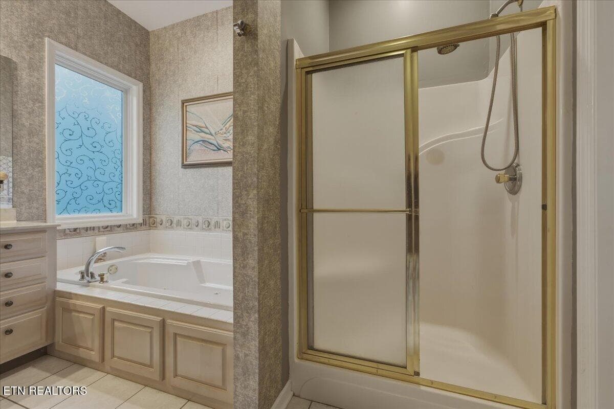 18-Primary Bath - 440 Tigitsi Circle, Loudon, TN 37774, Loudon