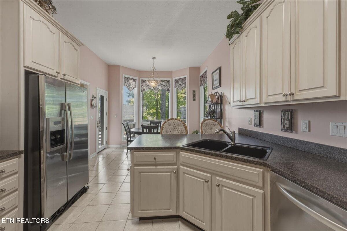 10-Kitchen - 440 Tigitsi Circle, Loudon, TN 37774, Loudon