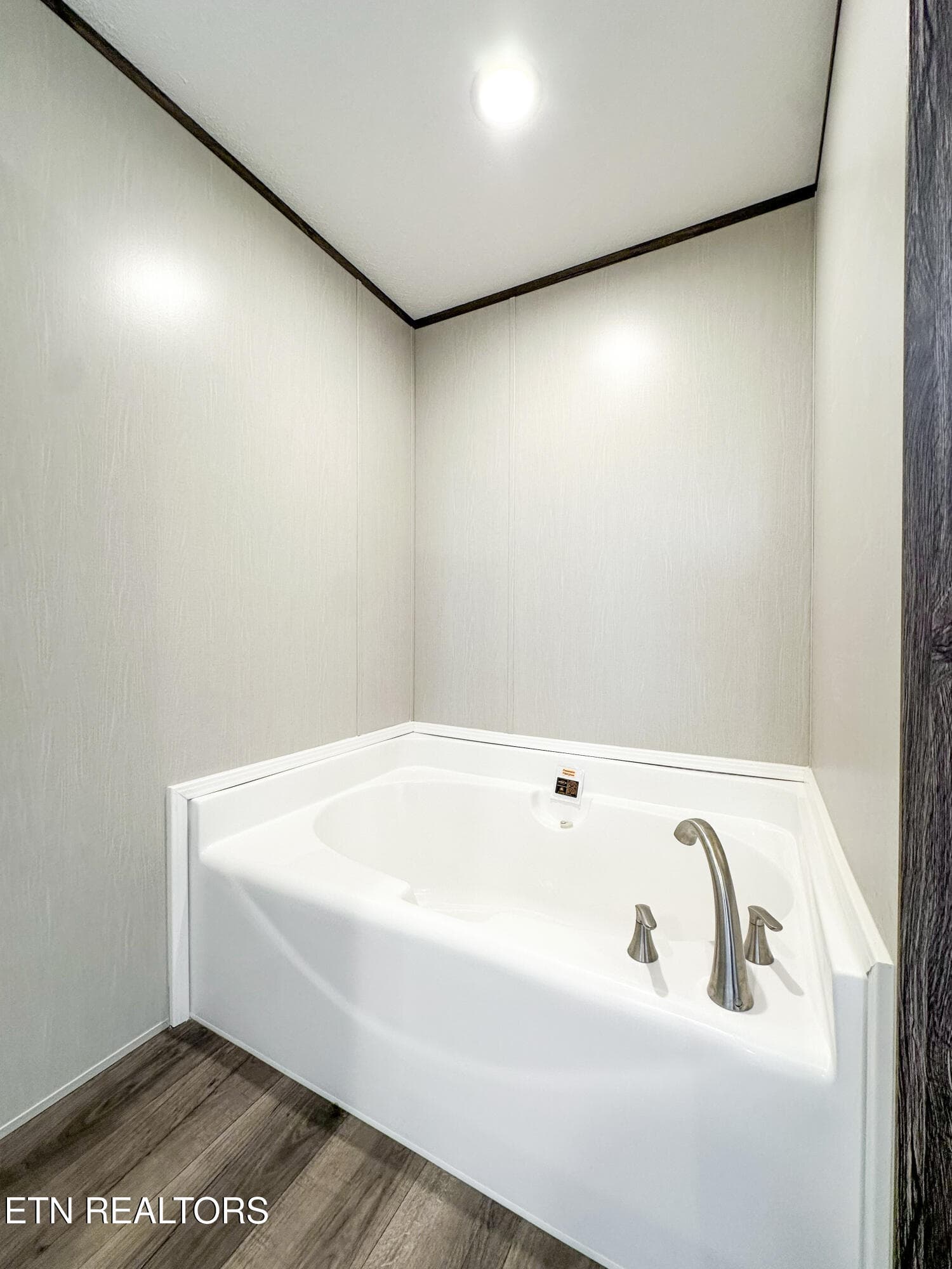 Primary Bathroom - 200 Laura Boling Loop Rd, Strawberry Plains, TN 37871, Strawberry Plains