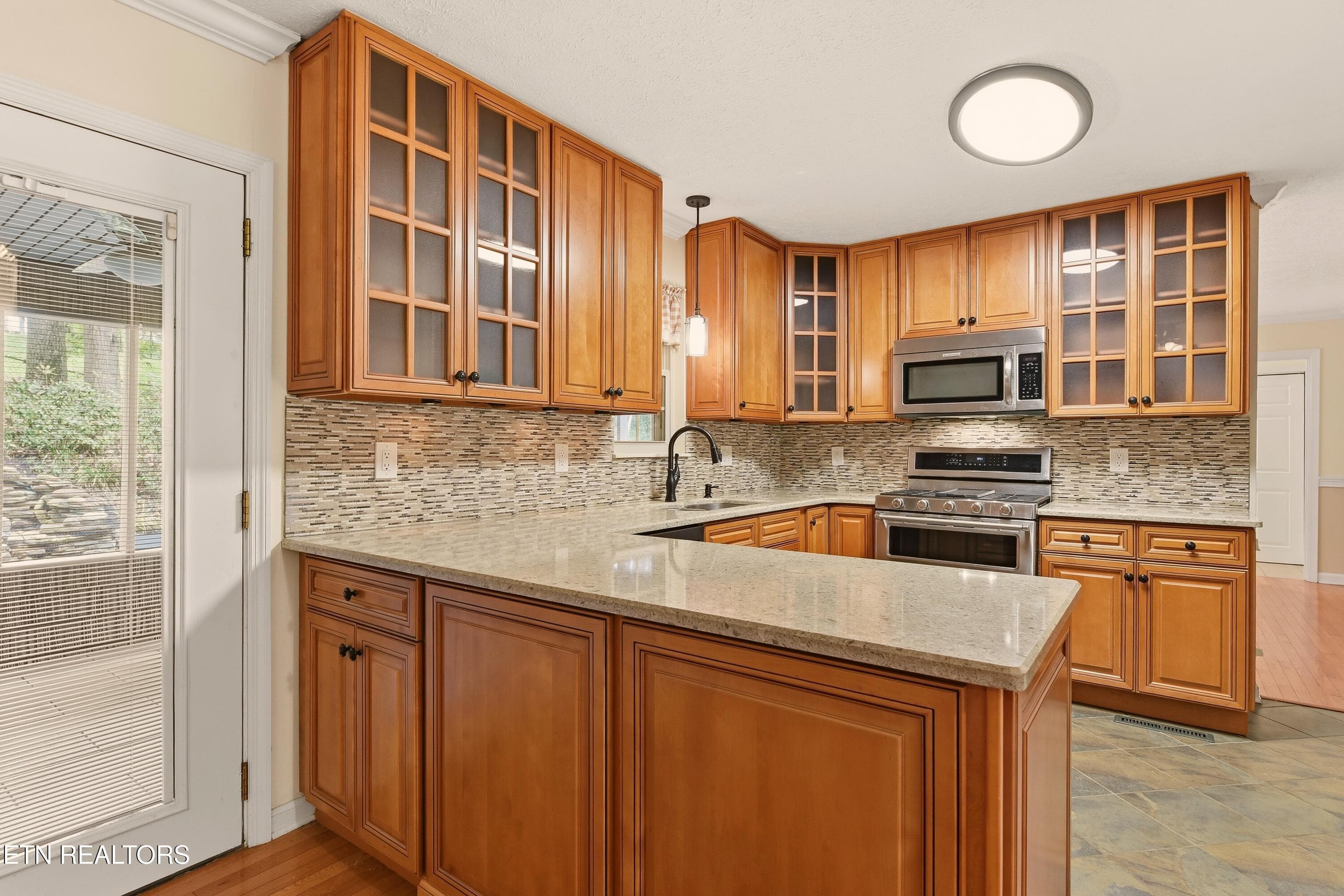 kitchen - 618 Woodland Drive, Clinton, TN 37716, Clinton