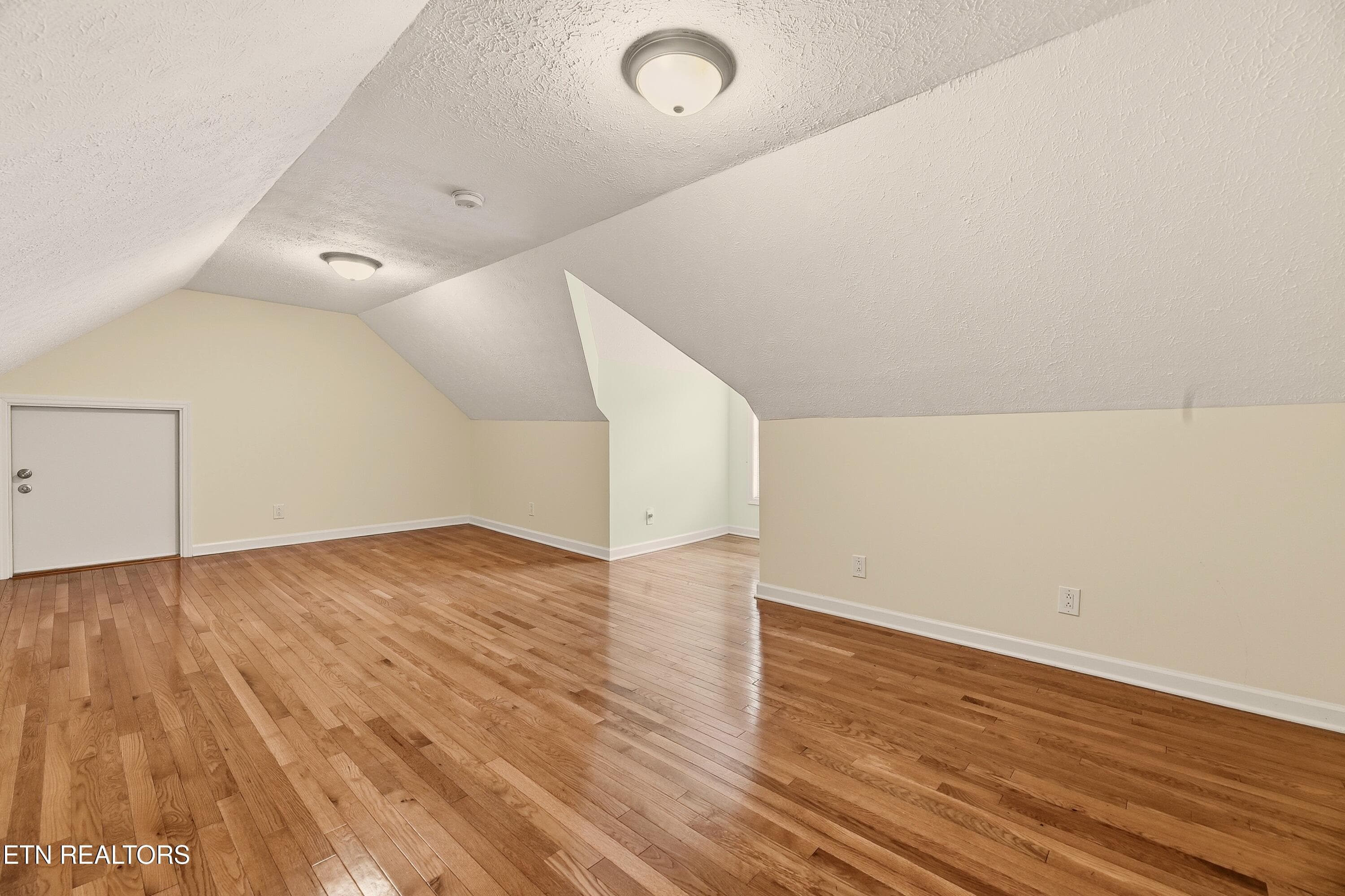 bonus room or office space - 618 Woodland Drive, Clinton, TN 37716, Clinton