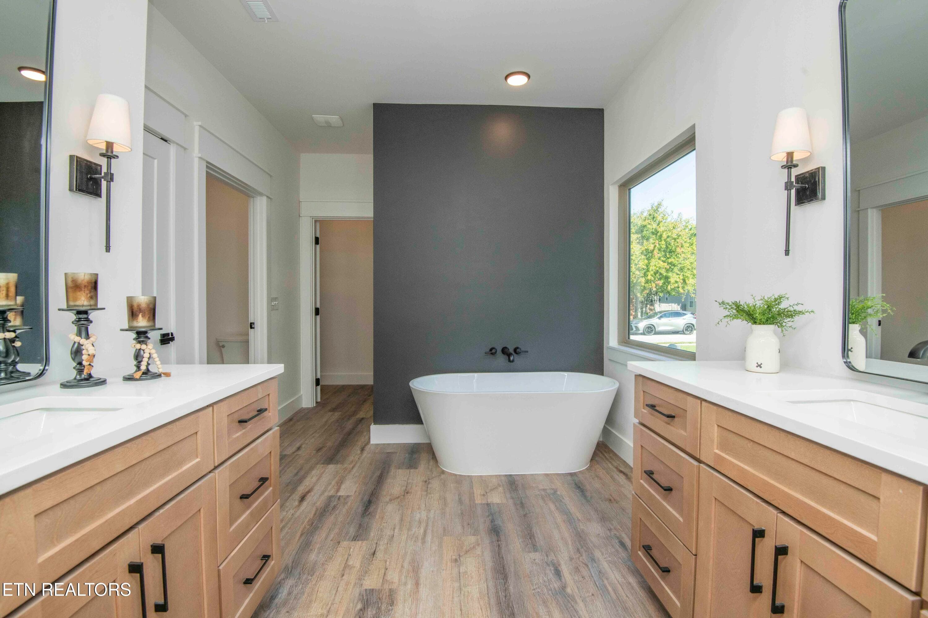 master bath 6_1 - 502 Hillside Lane, Lenoir City, TN 37771, Lenoir City