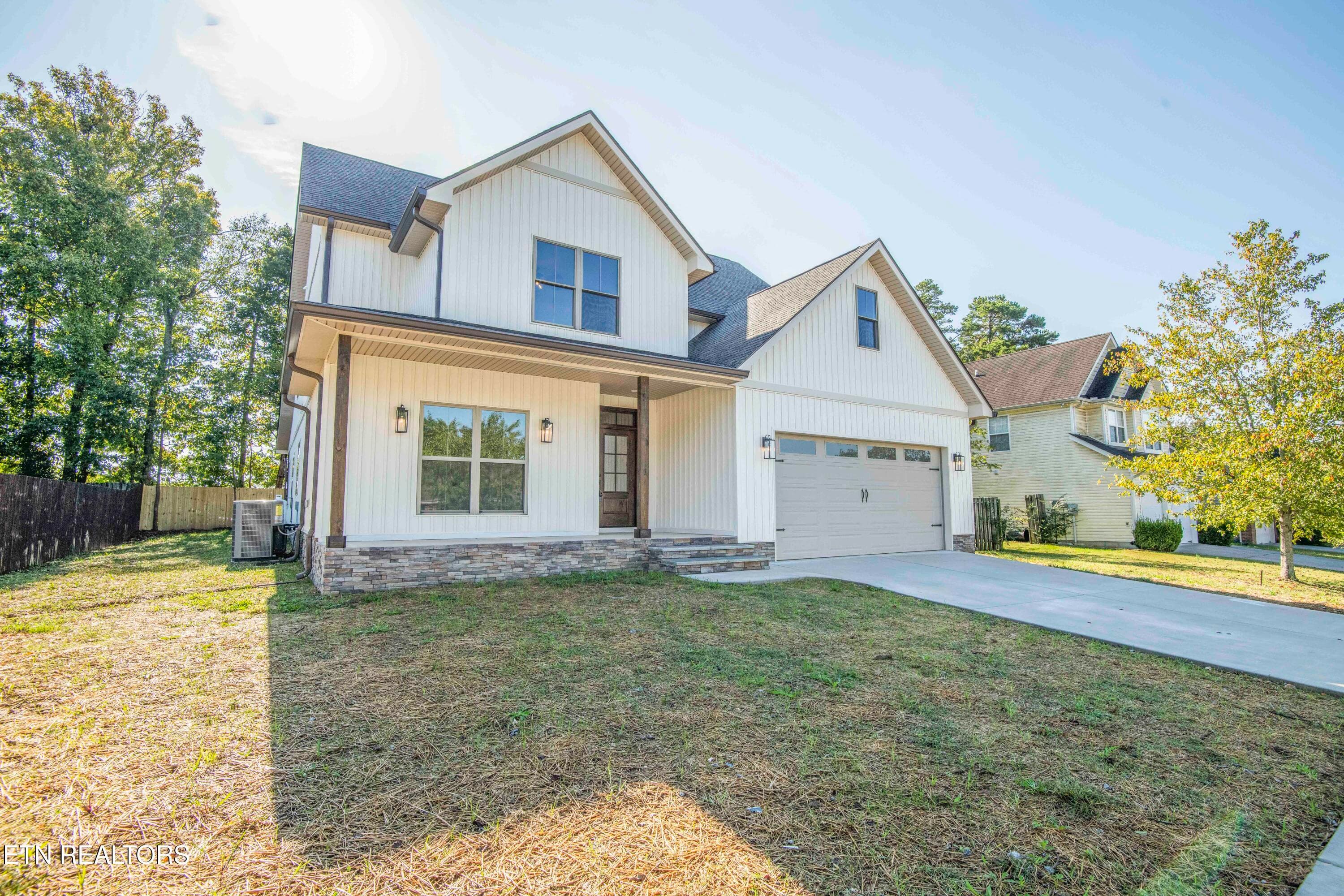 exterior 2_1 - 502 Hillside Lane, Lenoir City, TN 37771, Lenoir City