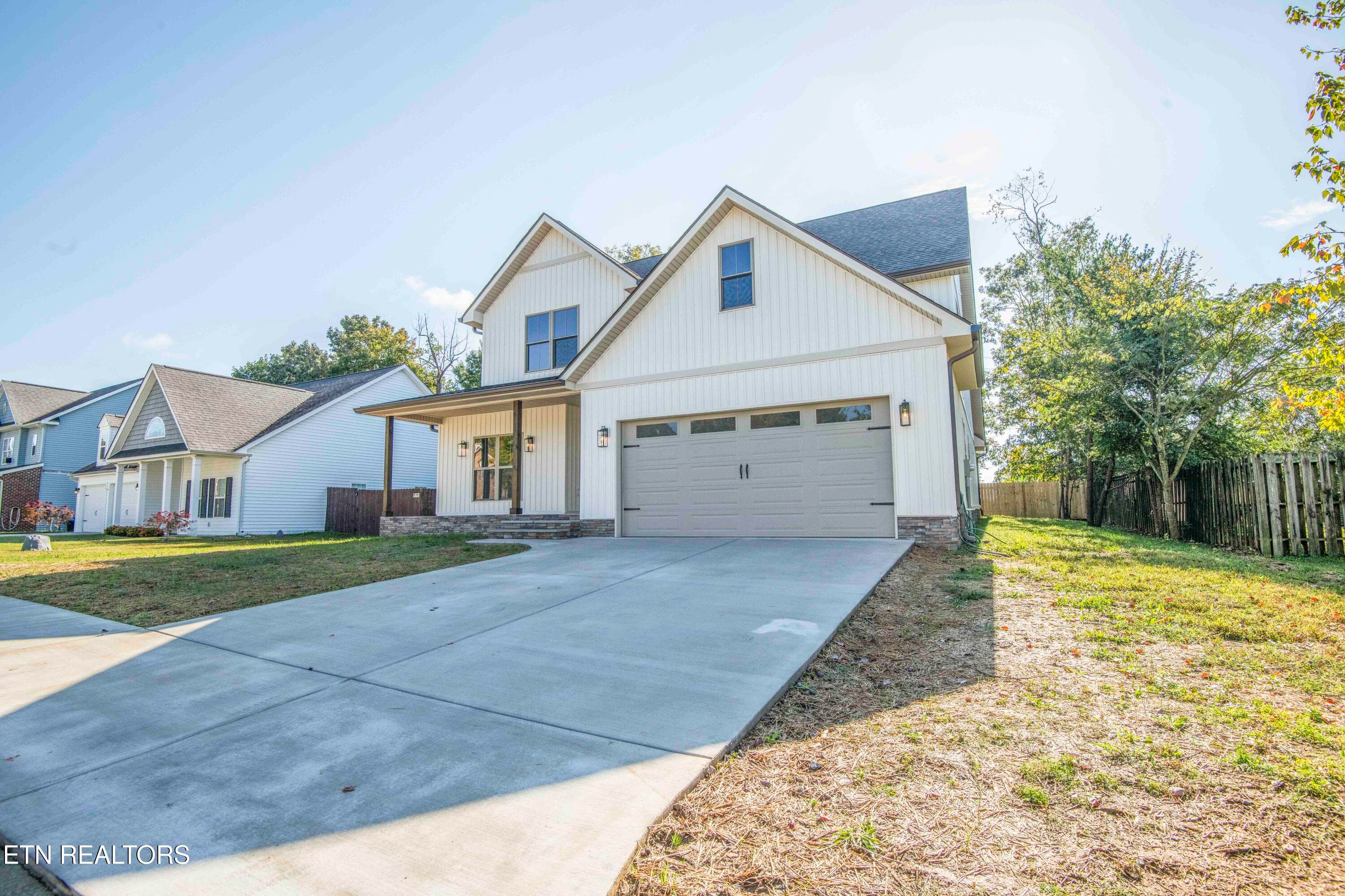 exterior_1 - 502 Hillside Lane, Lenoir City, TN 37771, Lenoir City