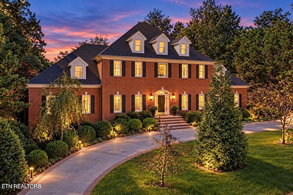 142 Center Park Lane, Oak Ridge, TN 37830