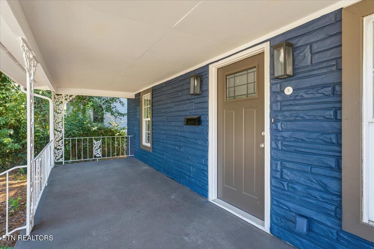 04-Exterior - 511 Ben Hur Ave, Knoxville, TN 37915, Knoxville