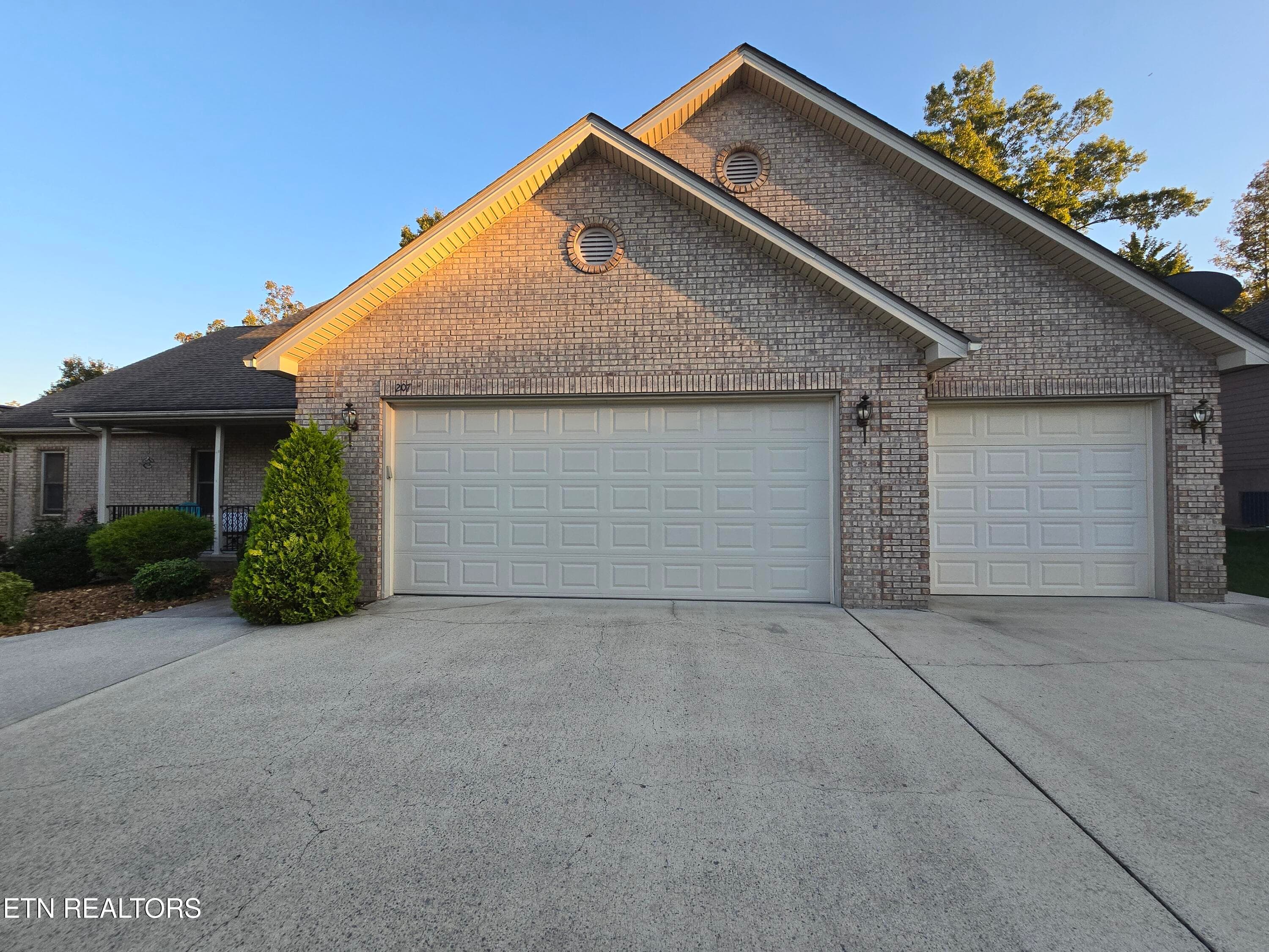 LARGE GARAGE APRON FOR PARKING - 207 Forest Hill Drive, Crossville, TN 38558, Crossville