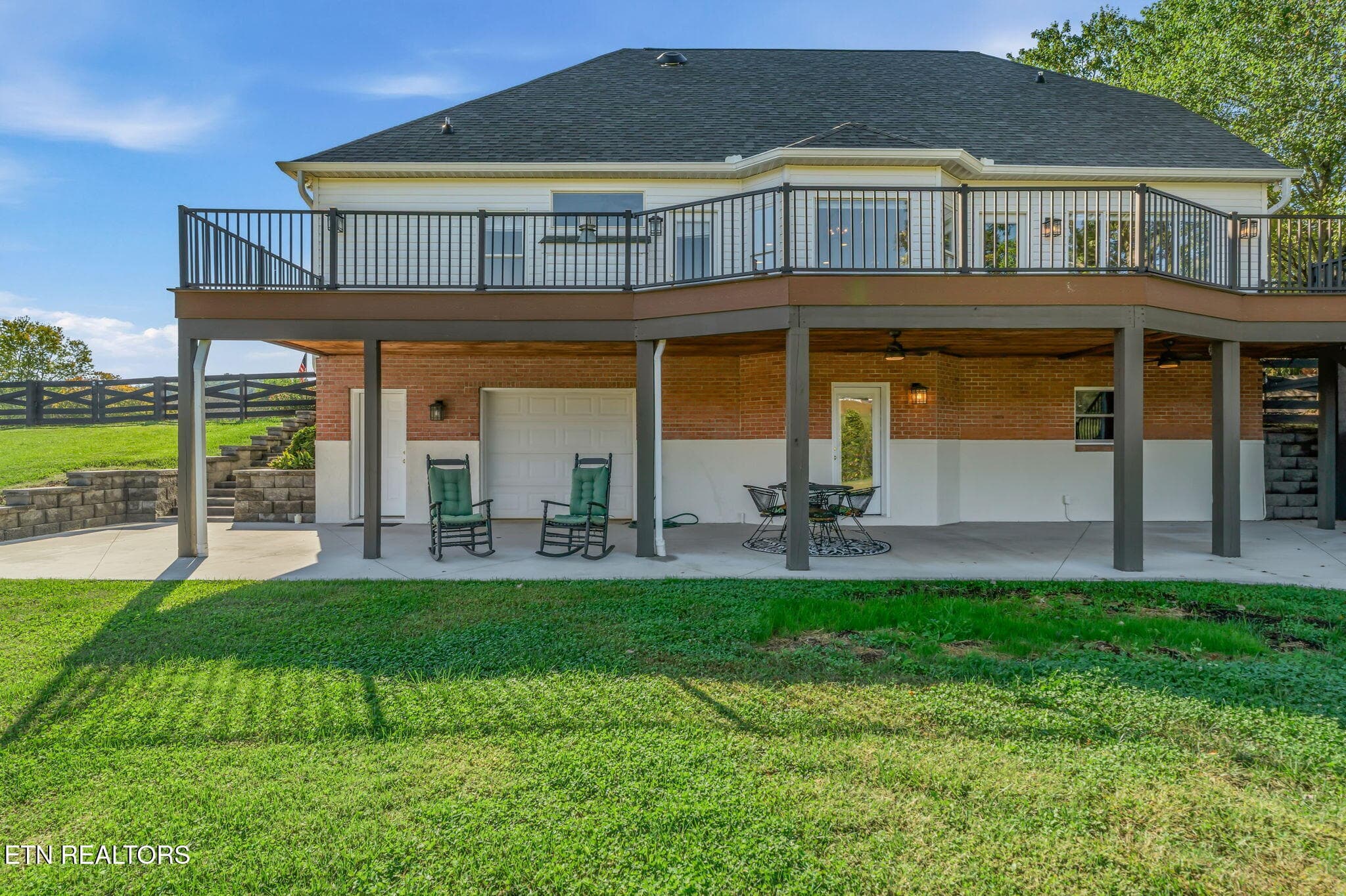 PERFECT FOR ENTERTAINING - 3716 Laurel Ridge Drive, Maryville, TN 37801, Maryville